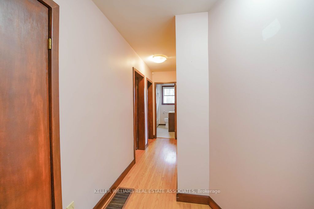 3364 Burnhamthorpe Rd W