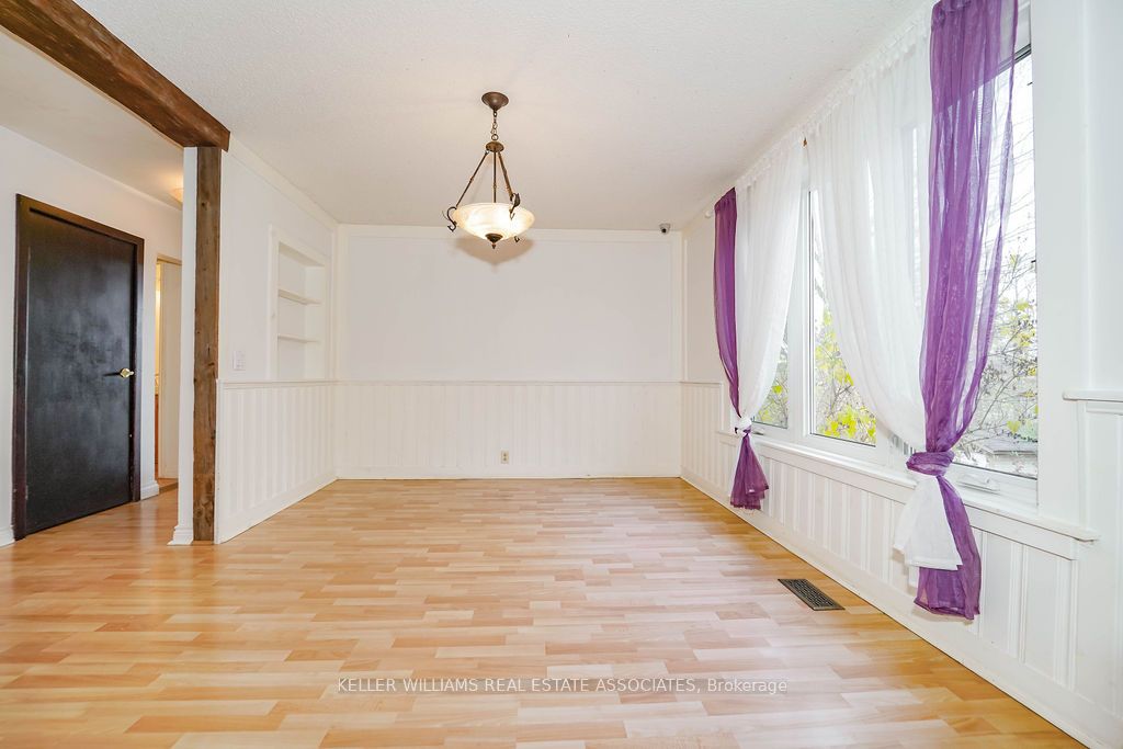 3364 Burnhamthorpe Rd W