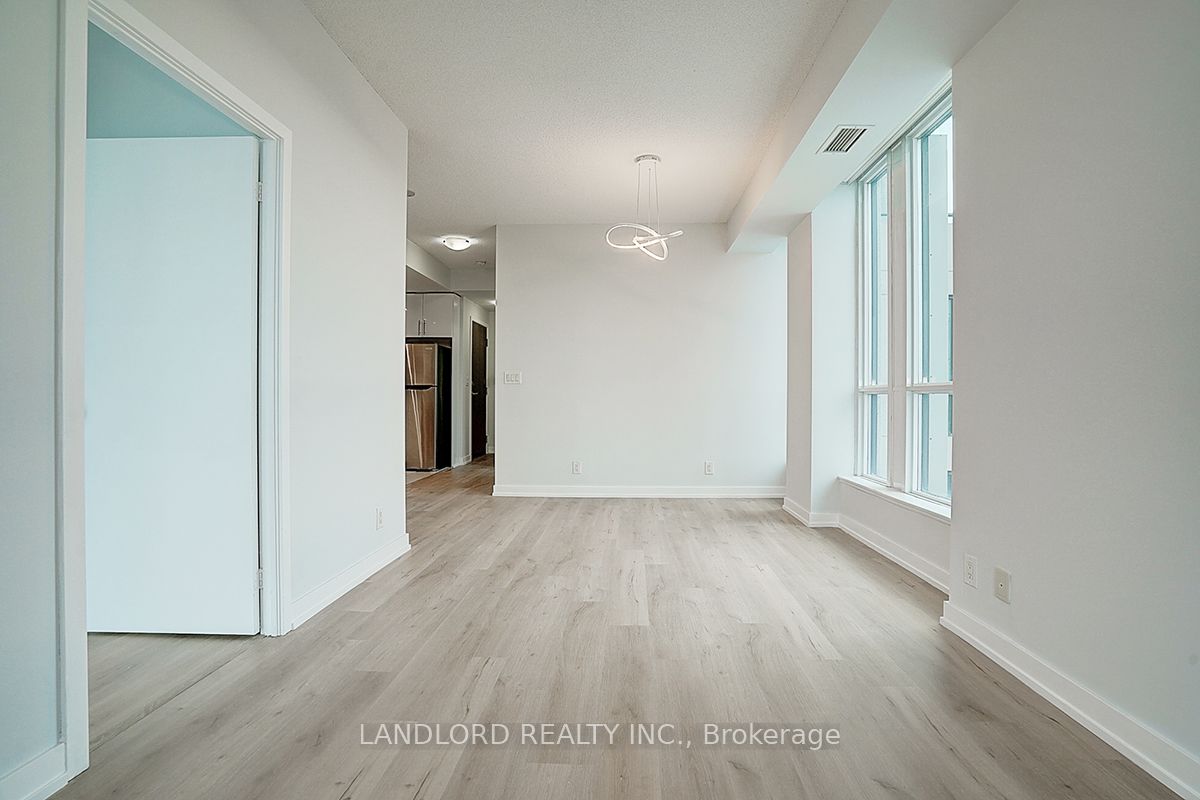 3985 Grand Park Dr, #407