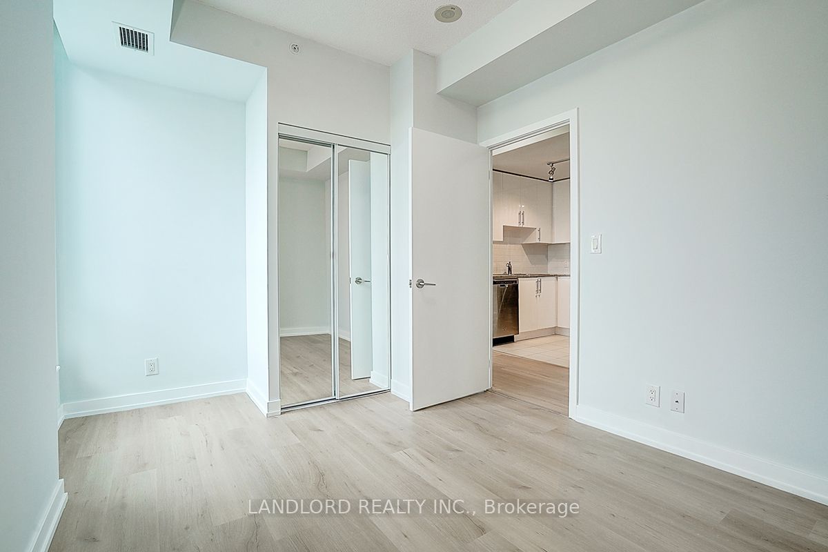 3985 Grand Park Dr, #407