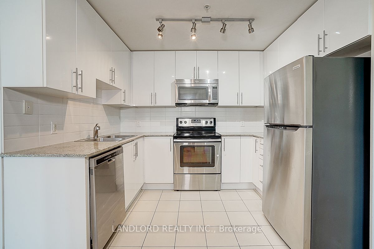 3985 Grand Park Dr, #407