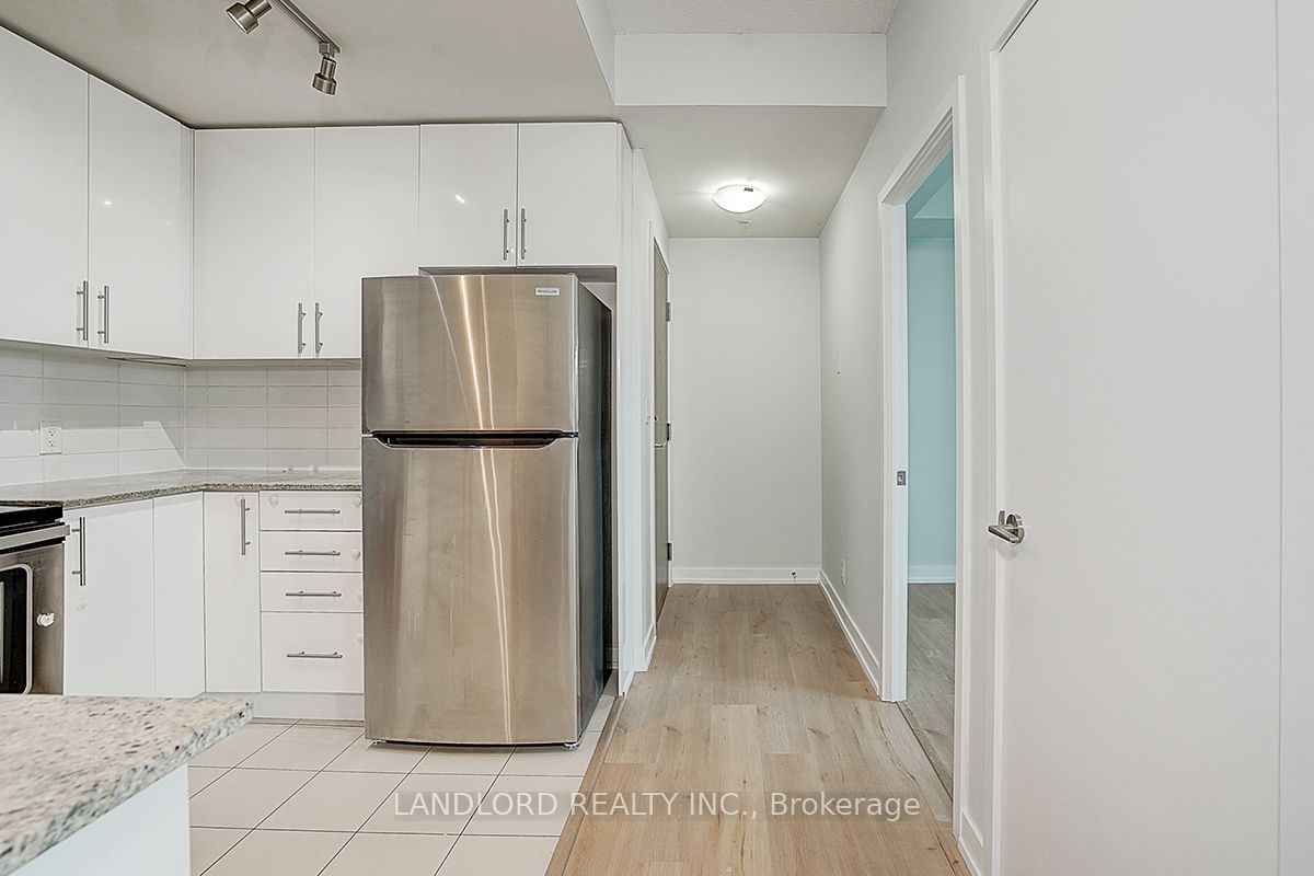 3985 Grand Park Dr, #407