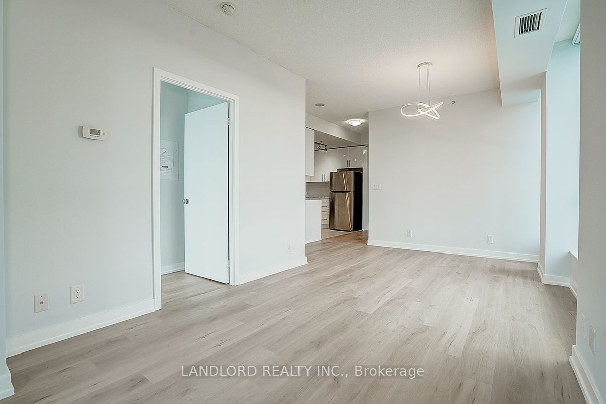 3985 Grand Park Dr, #407