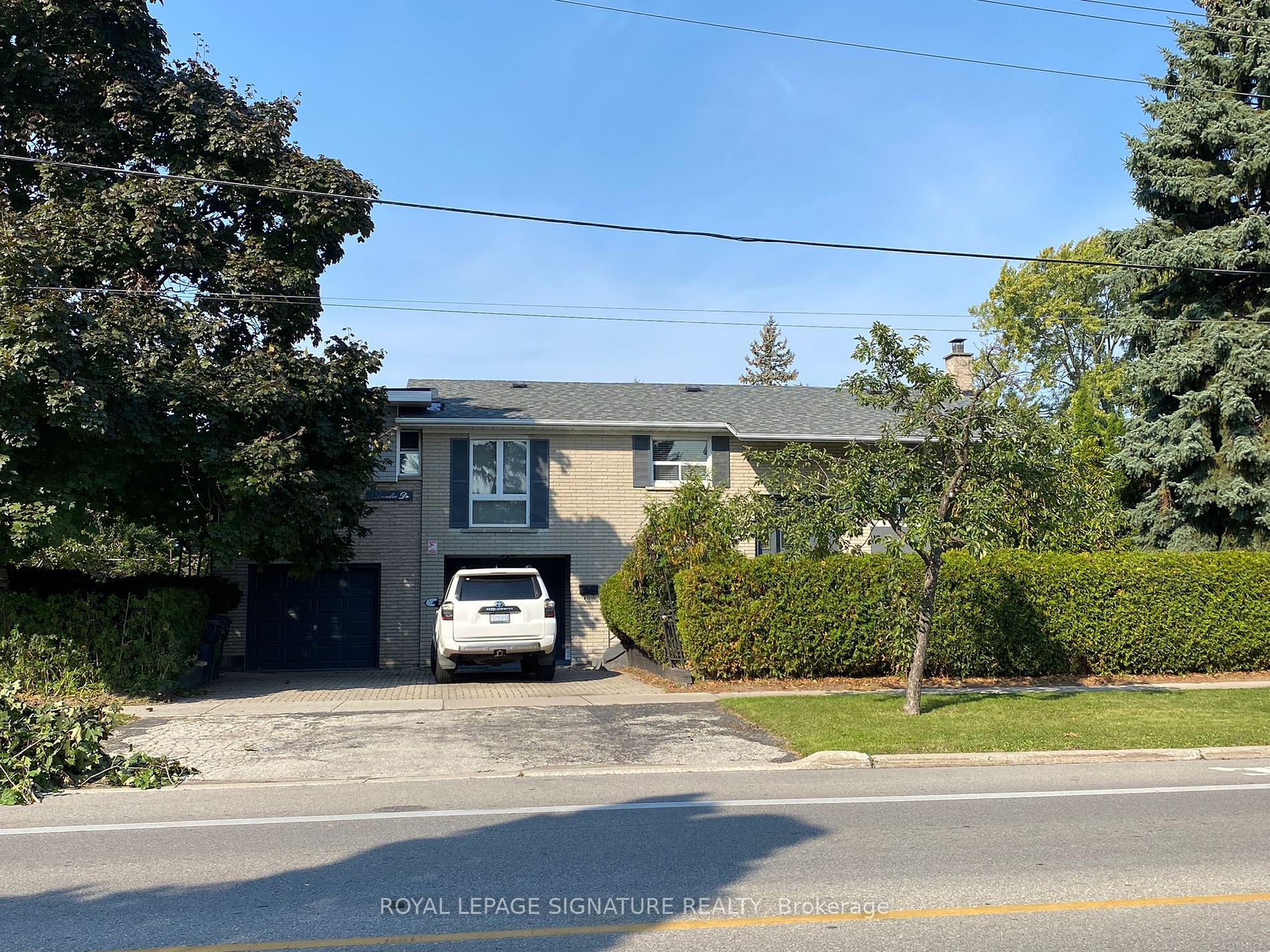 1 Dundee Dr, #Main