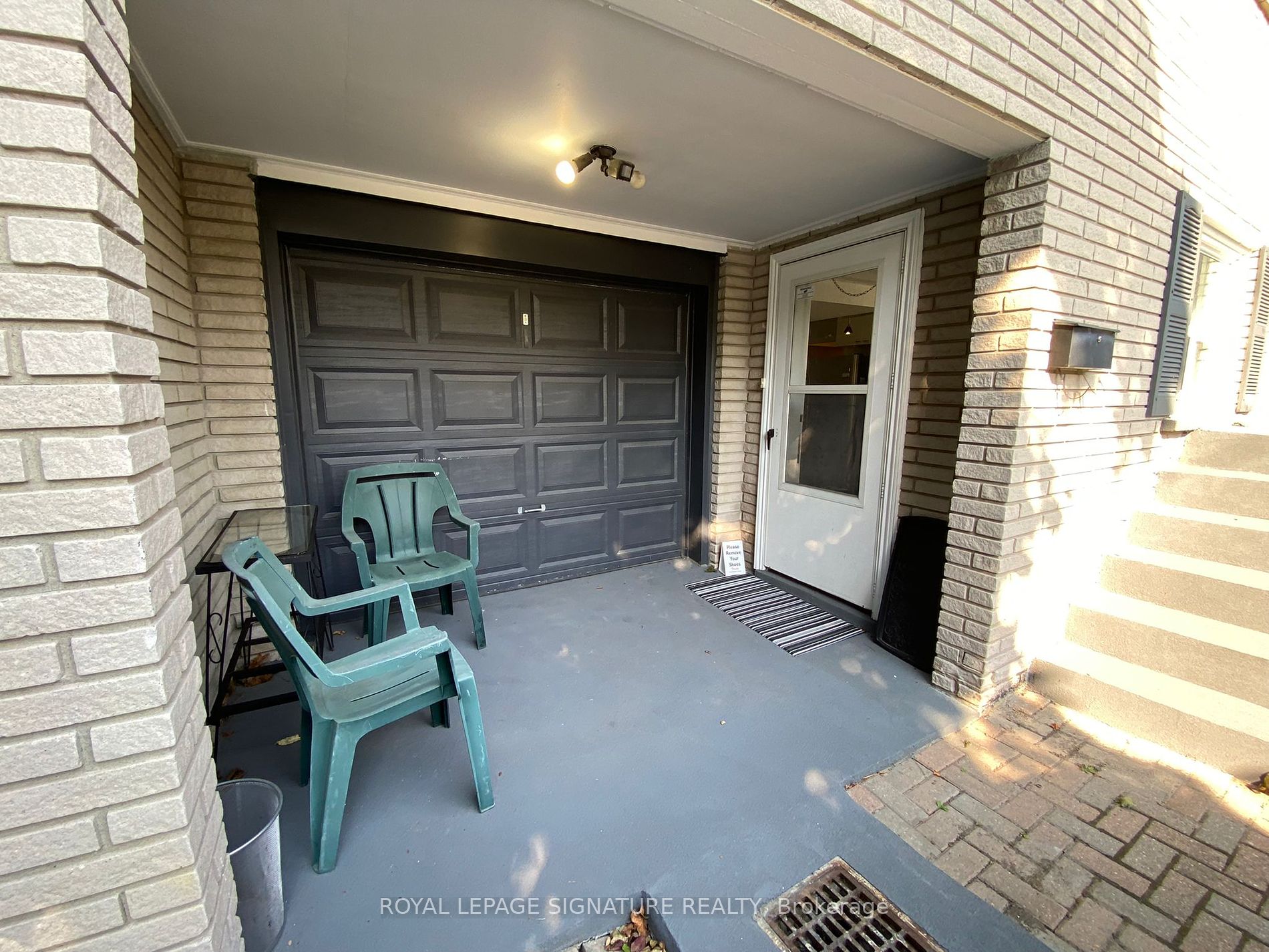 1 Dundee Dr, #Main