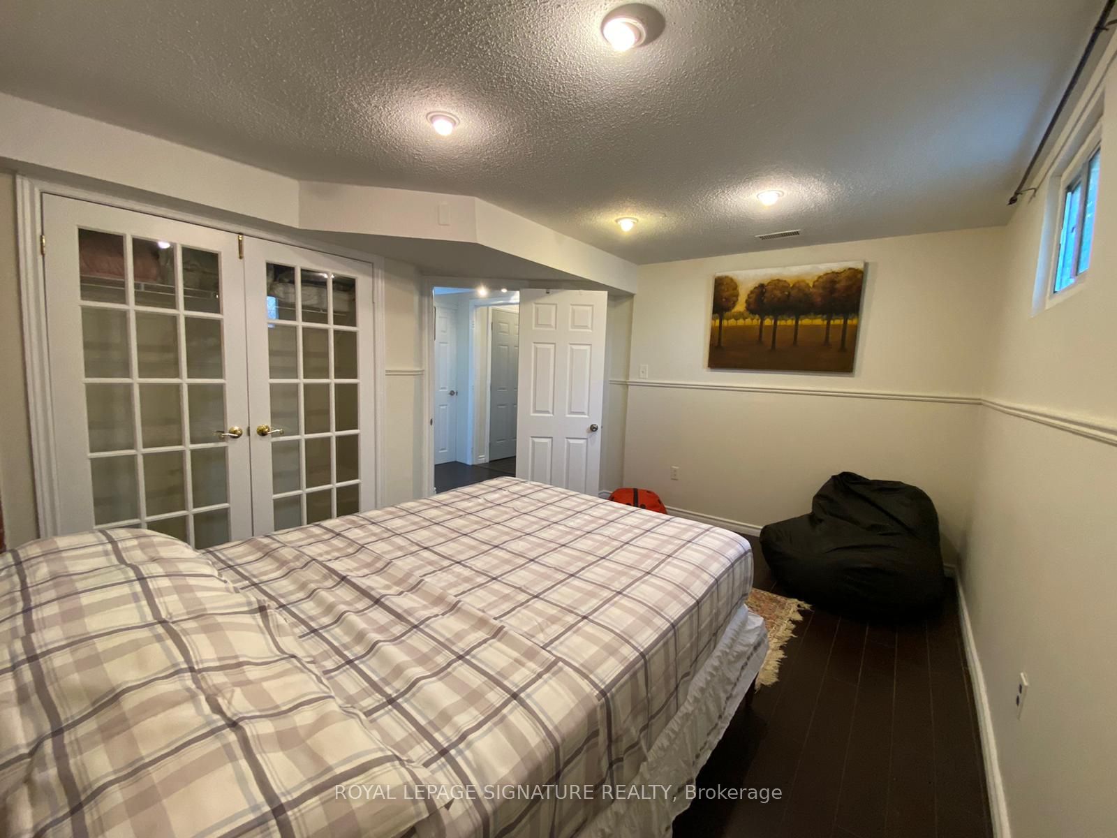1 Dundee Dr, #Main