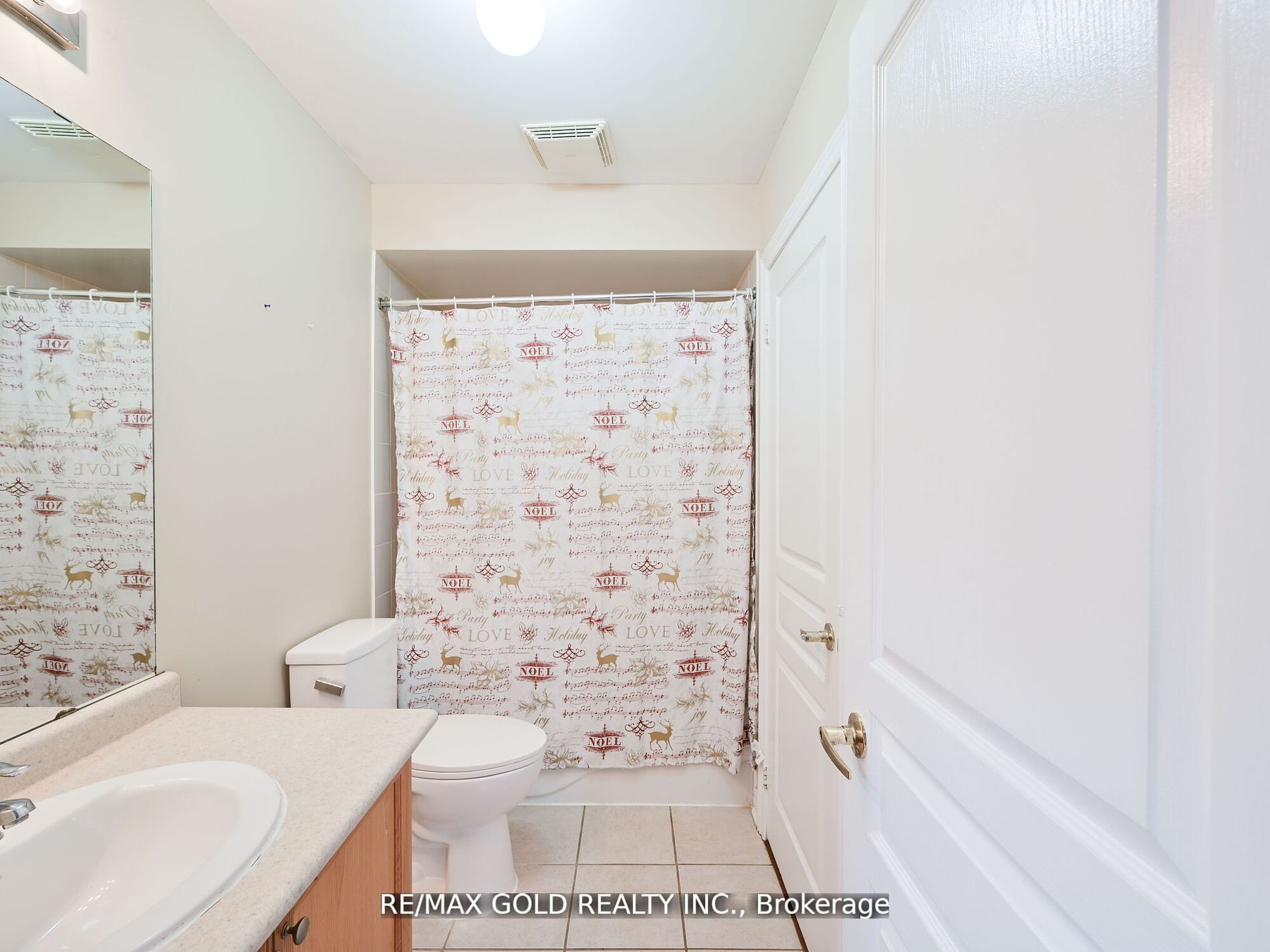 25 Maverick Cres