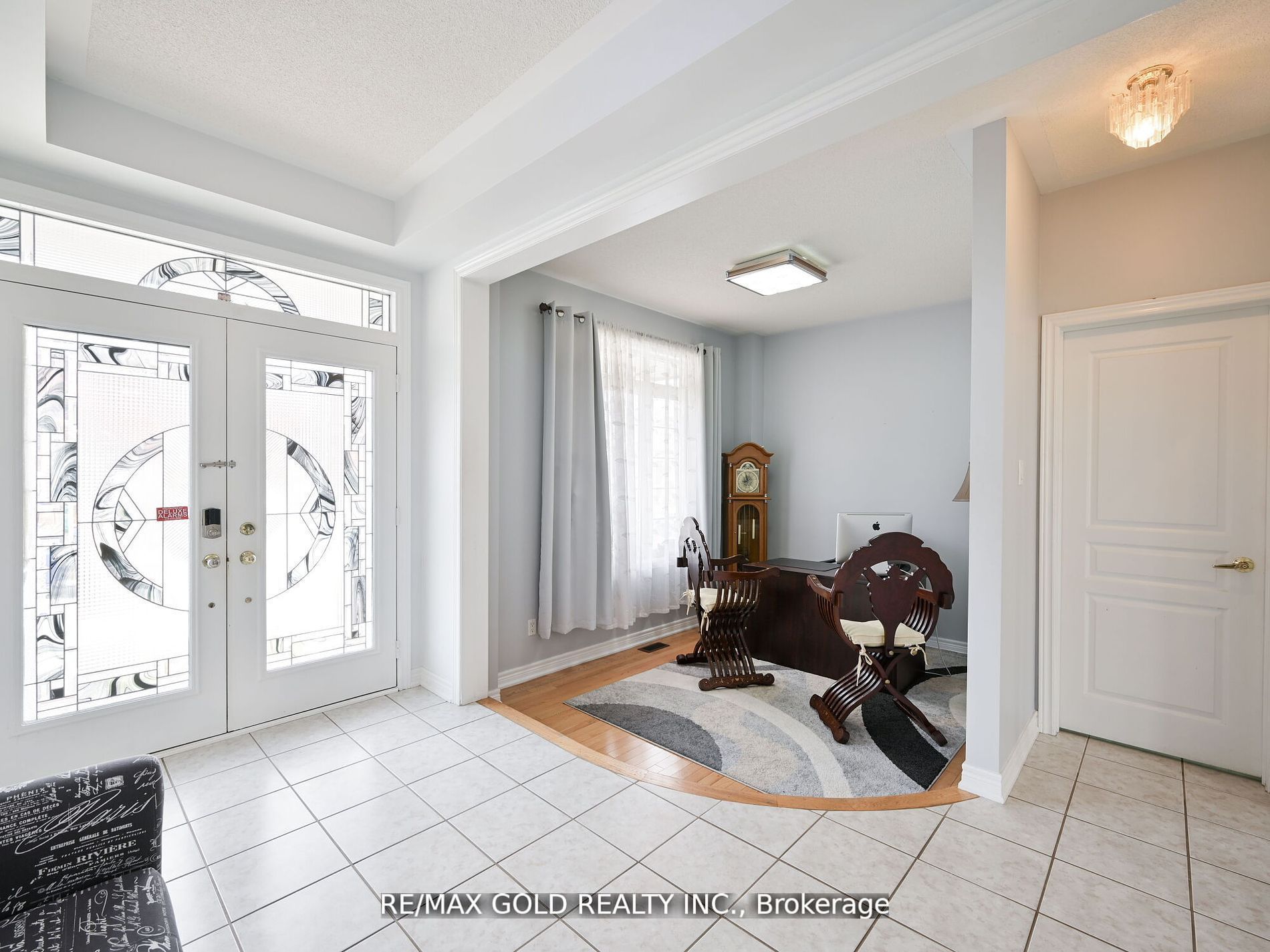 25 Maverick Cres