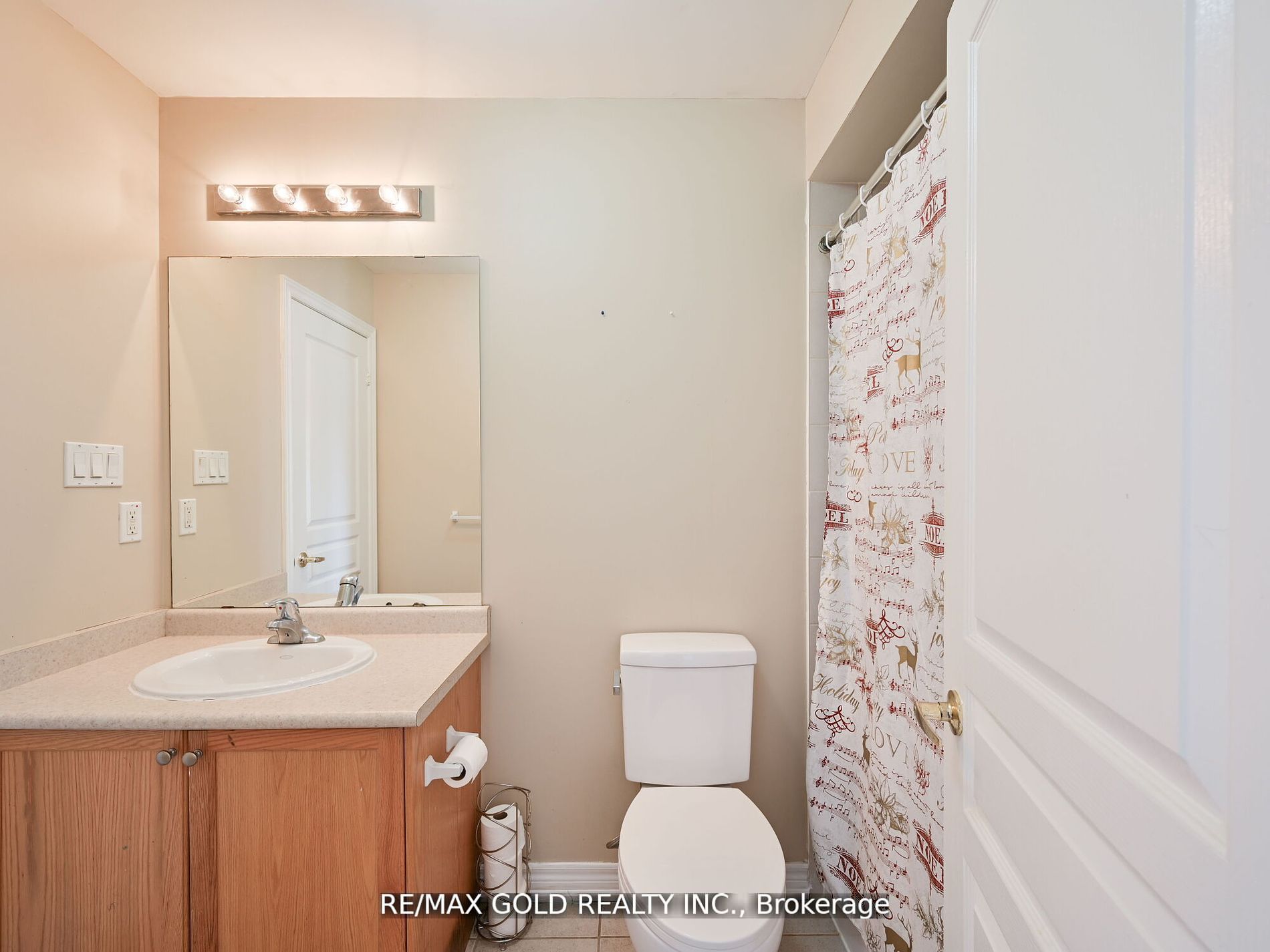25 Maverick Cres
