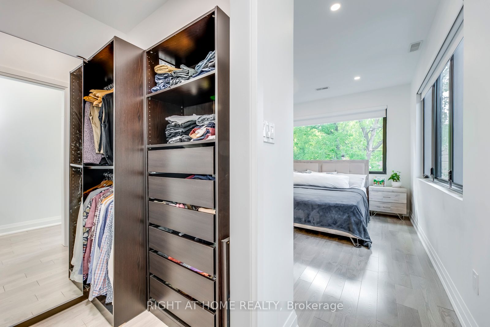 5 Saunders Cres
