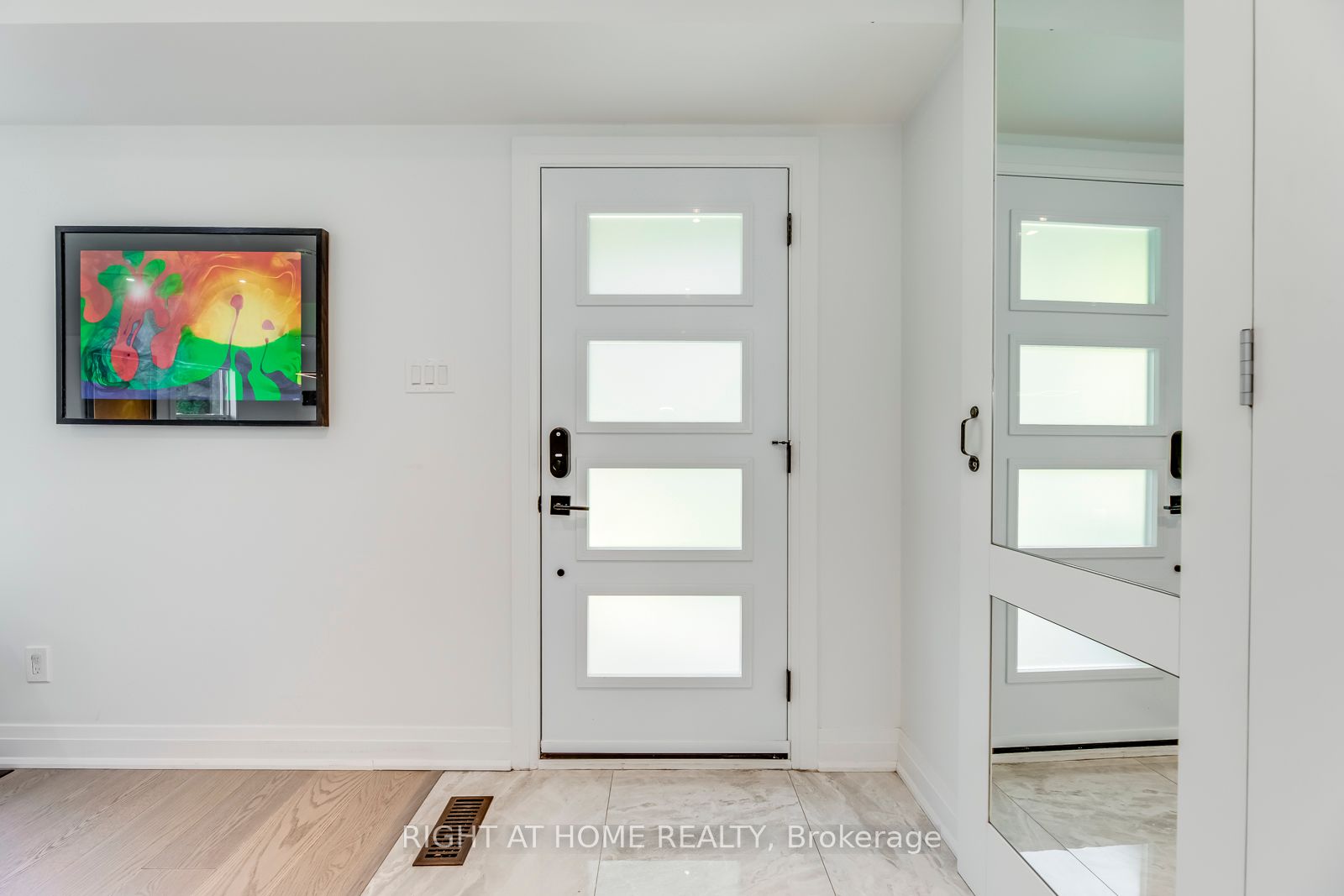 5 Saunders Cres