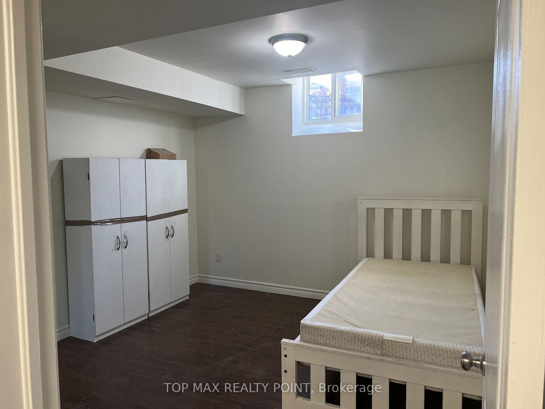 380 Brisdale Dr