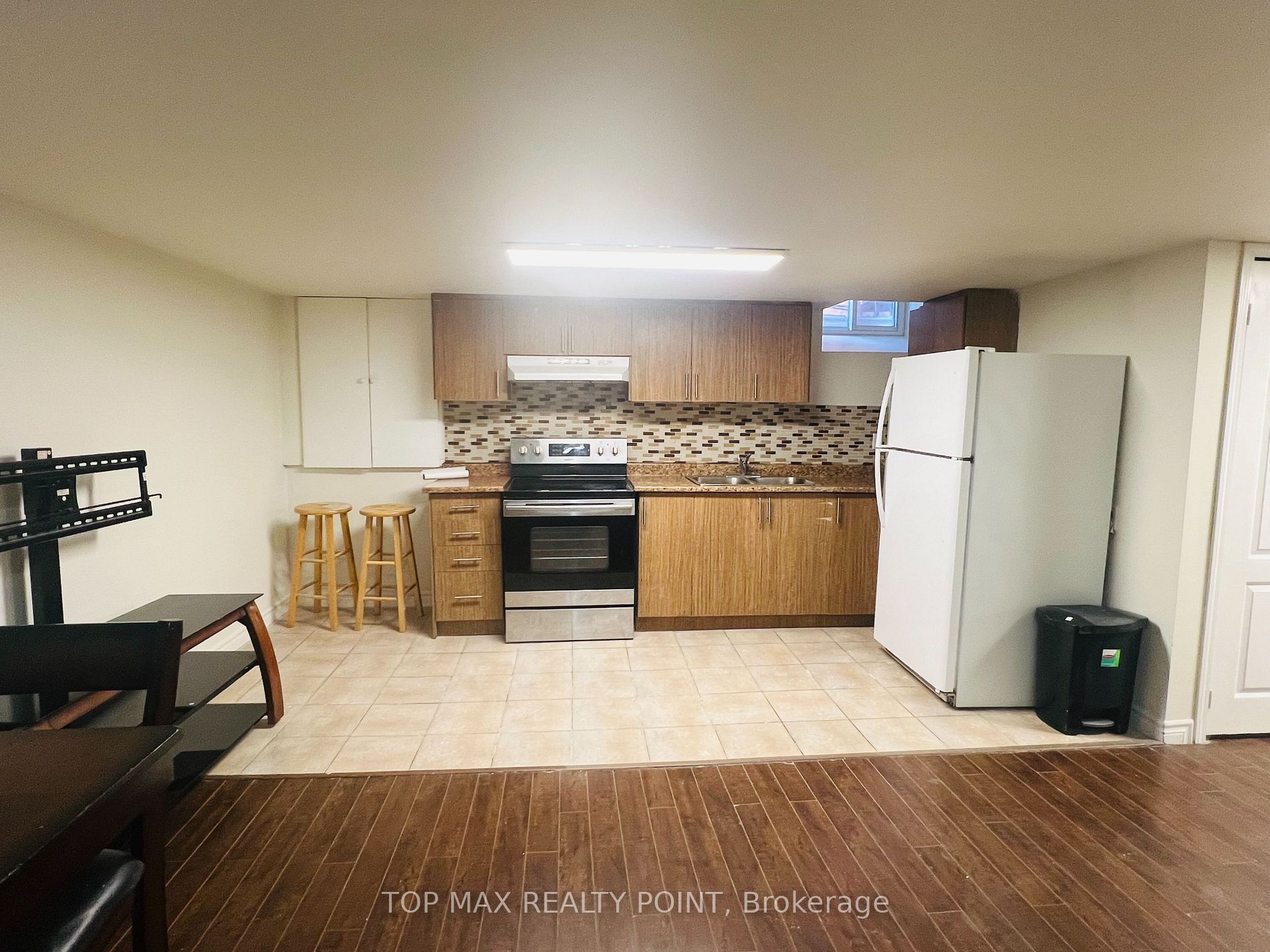 380 Brisdale Dr
