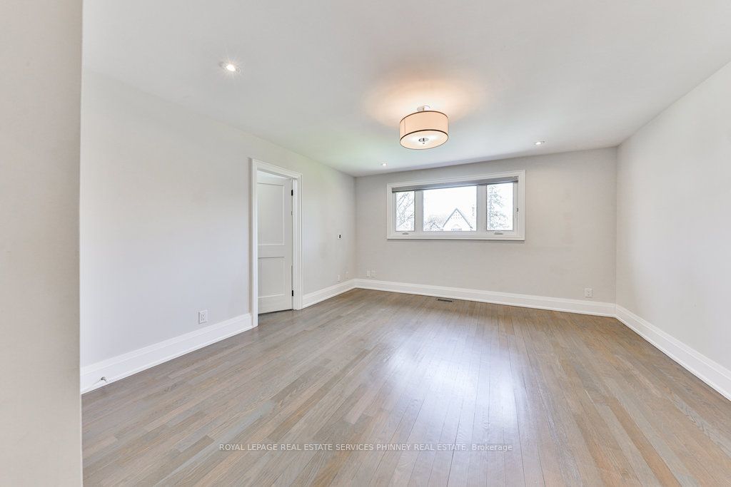 2068 Mississauga Rd