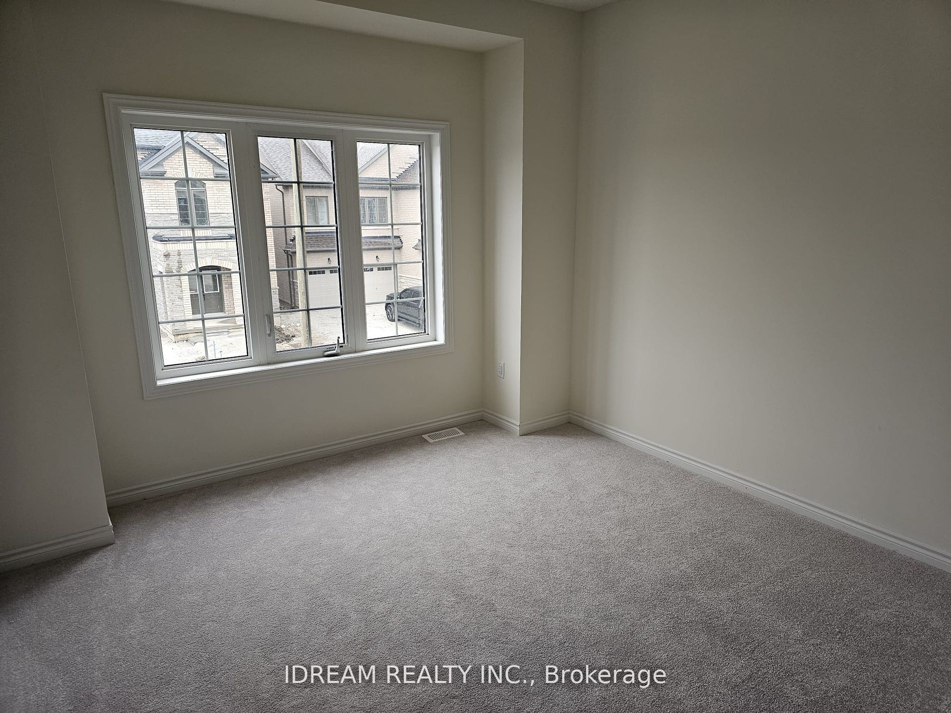 34 Bavenden Cres E