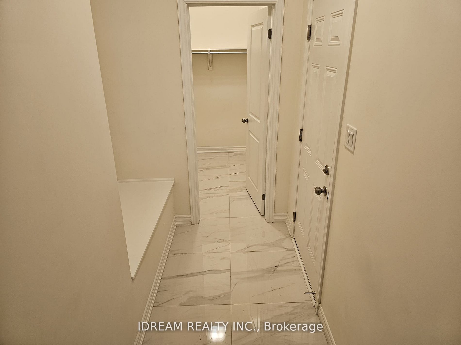 34 Bavenden Cres E