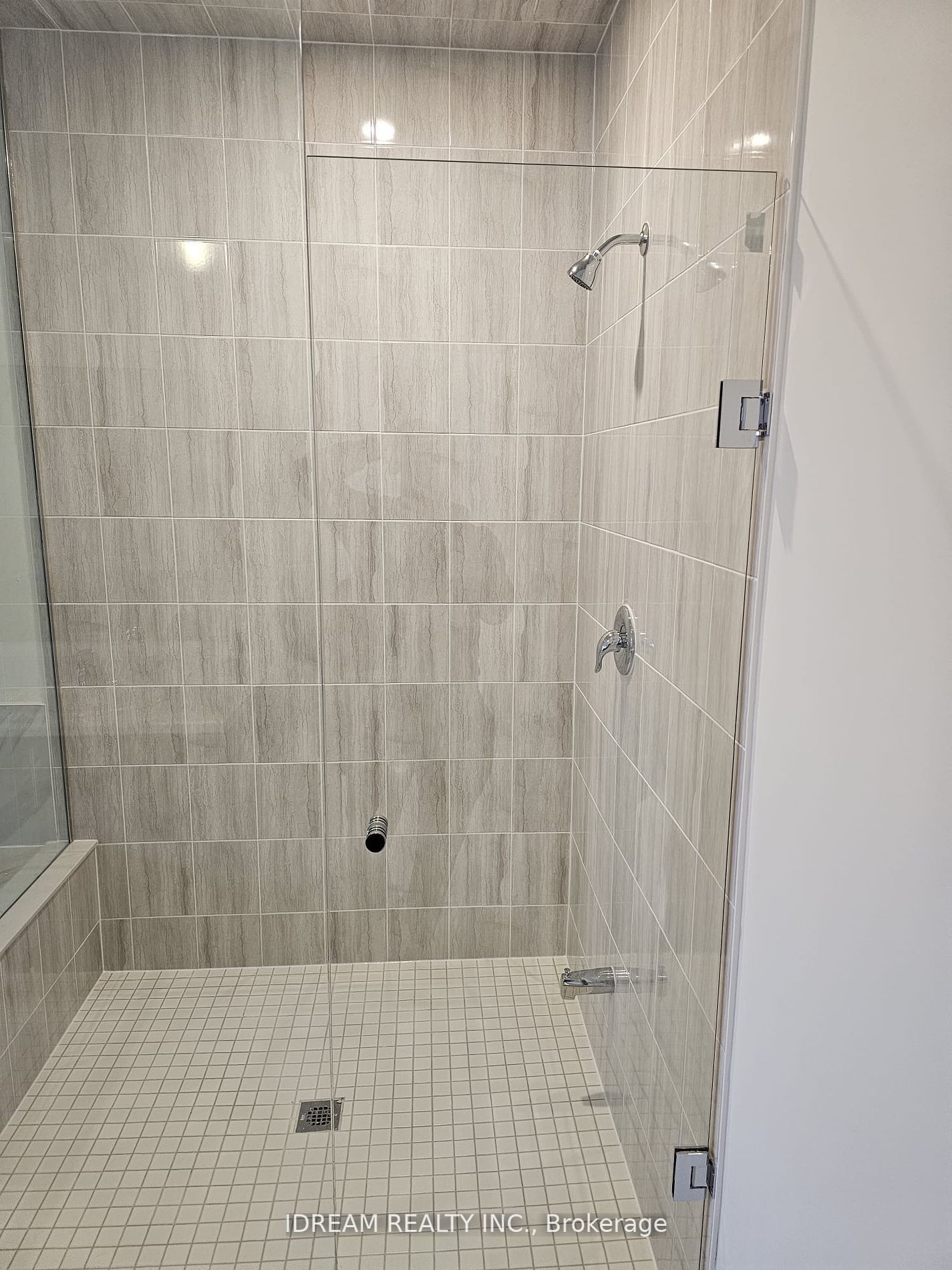 34 Bavenden Cres E