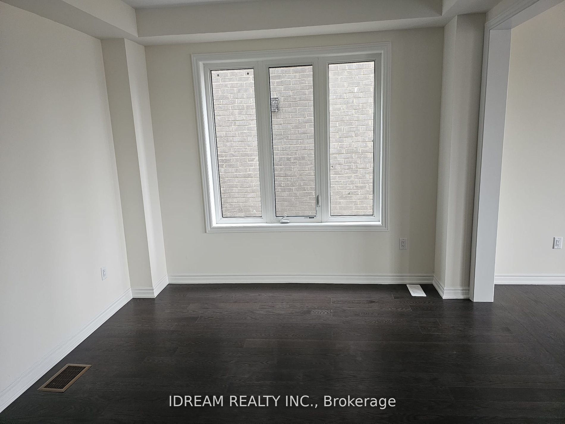 34 Bavenden Cres E