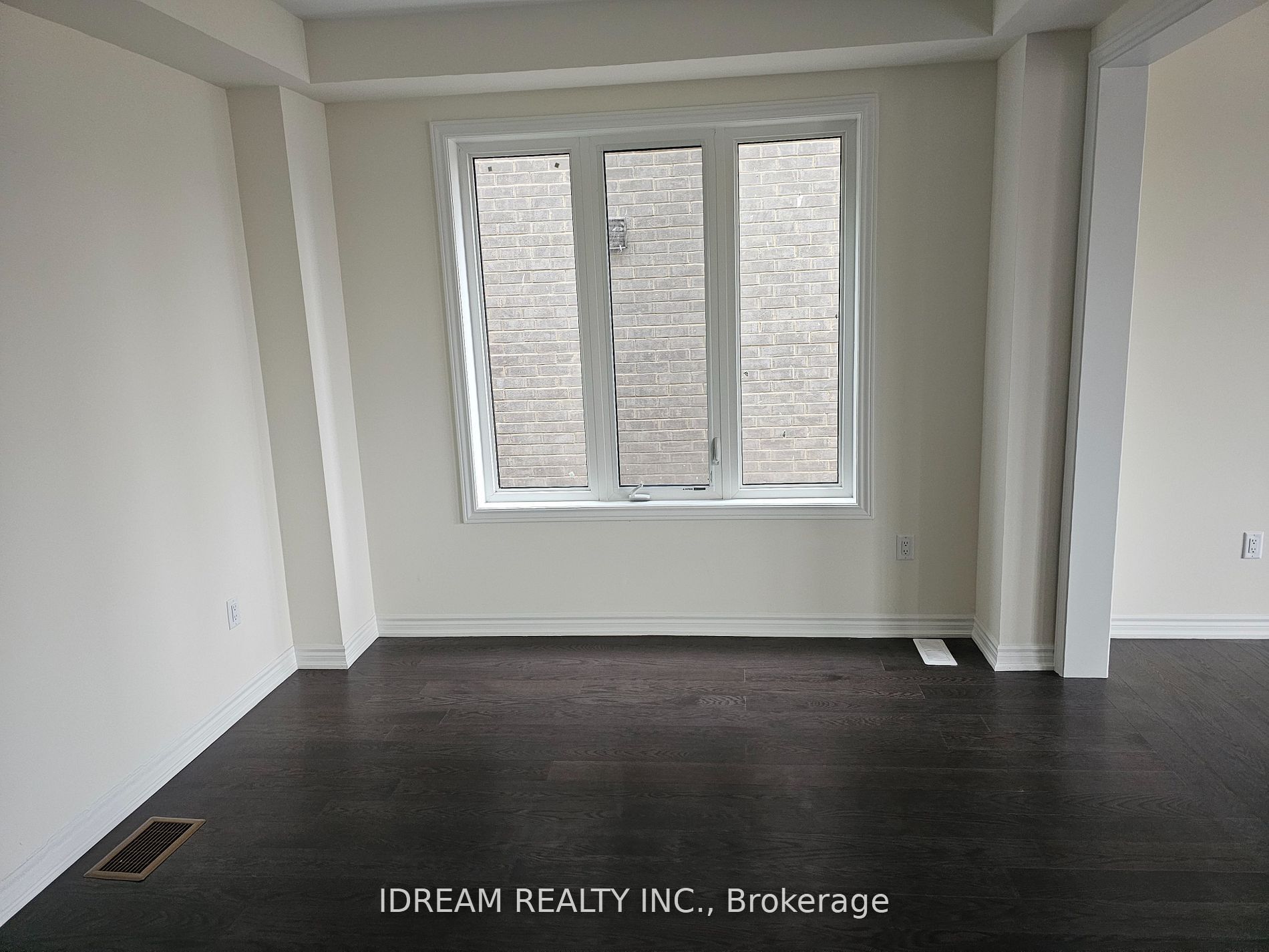 34 Bavenden Cres E
