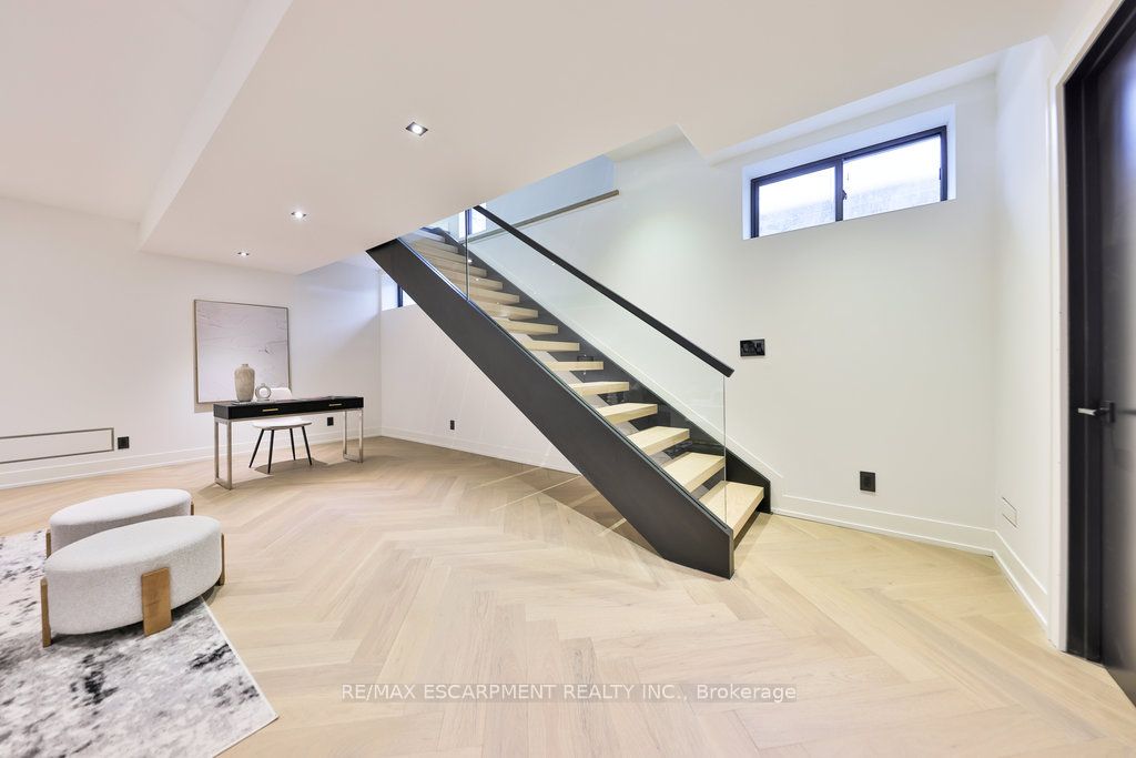 20B Broadview Ave