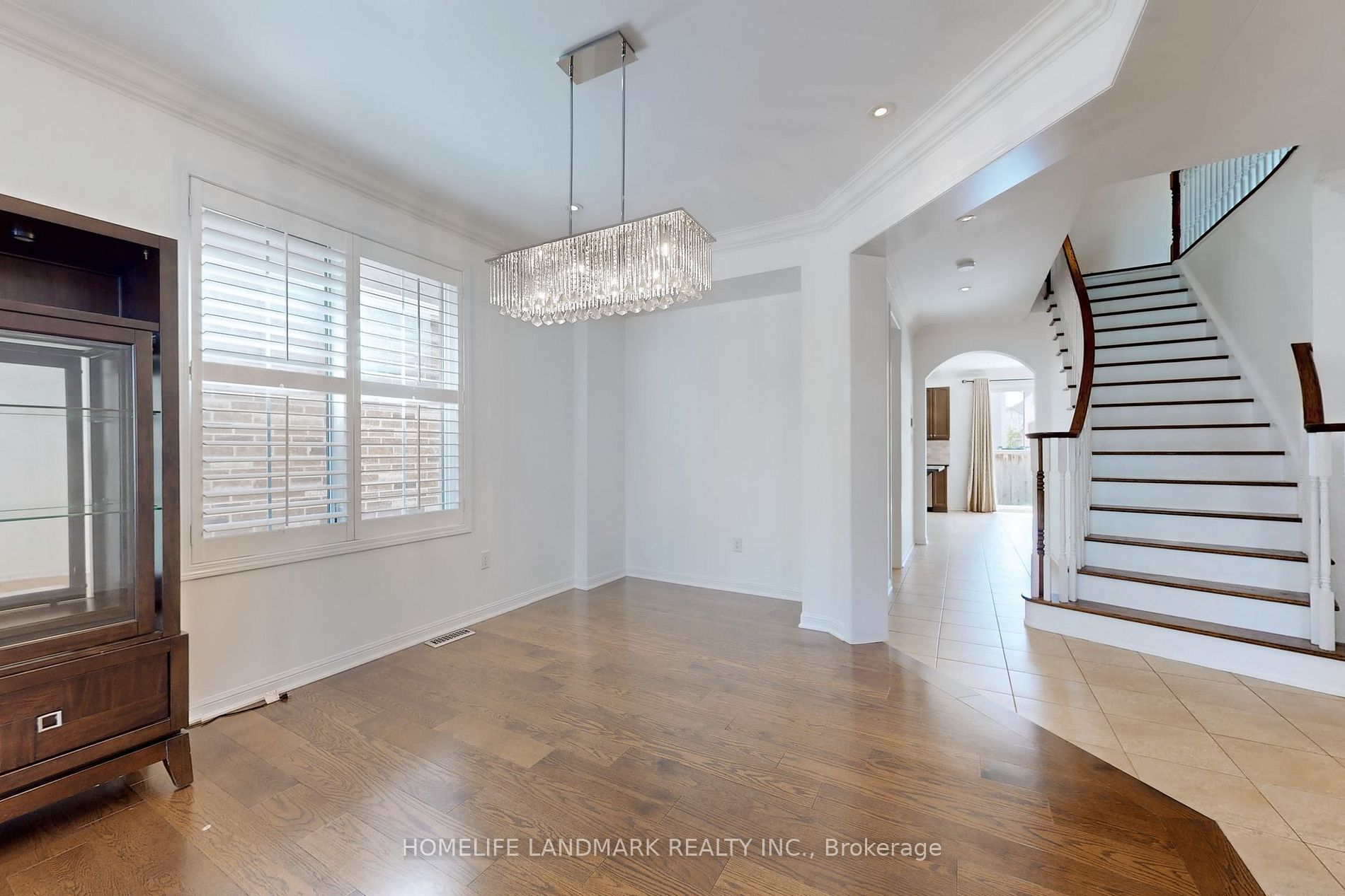 942 Drysdale Cres