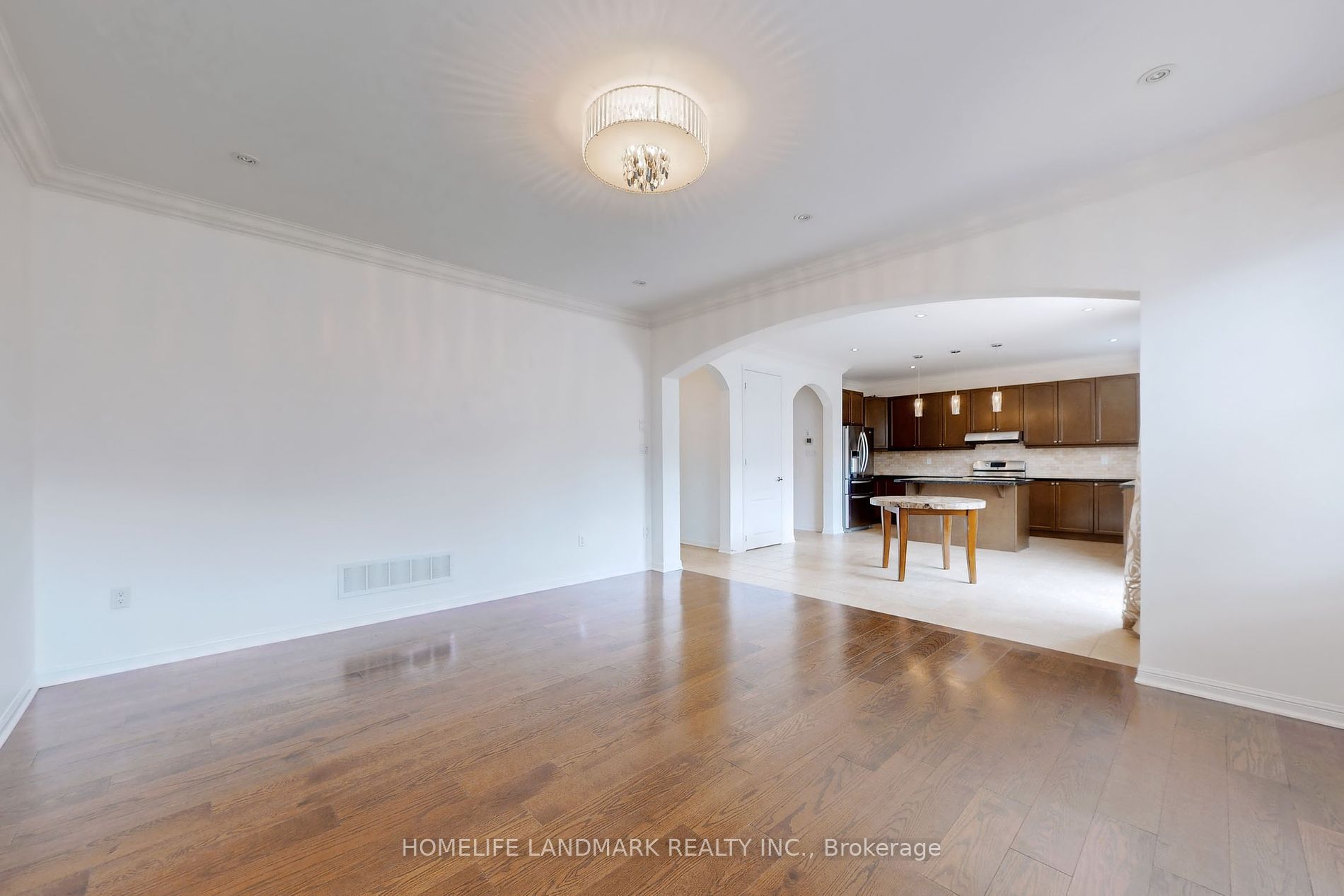942 Drysdale Cres