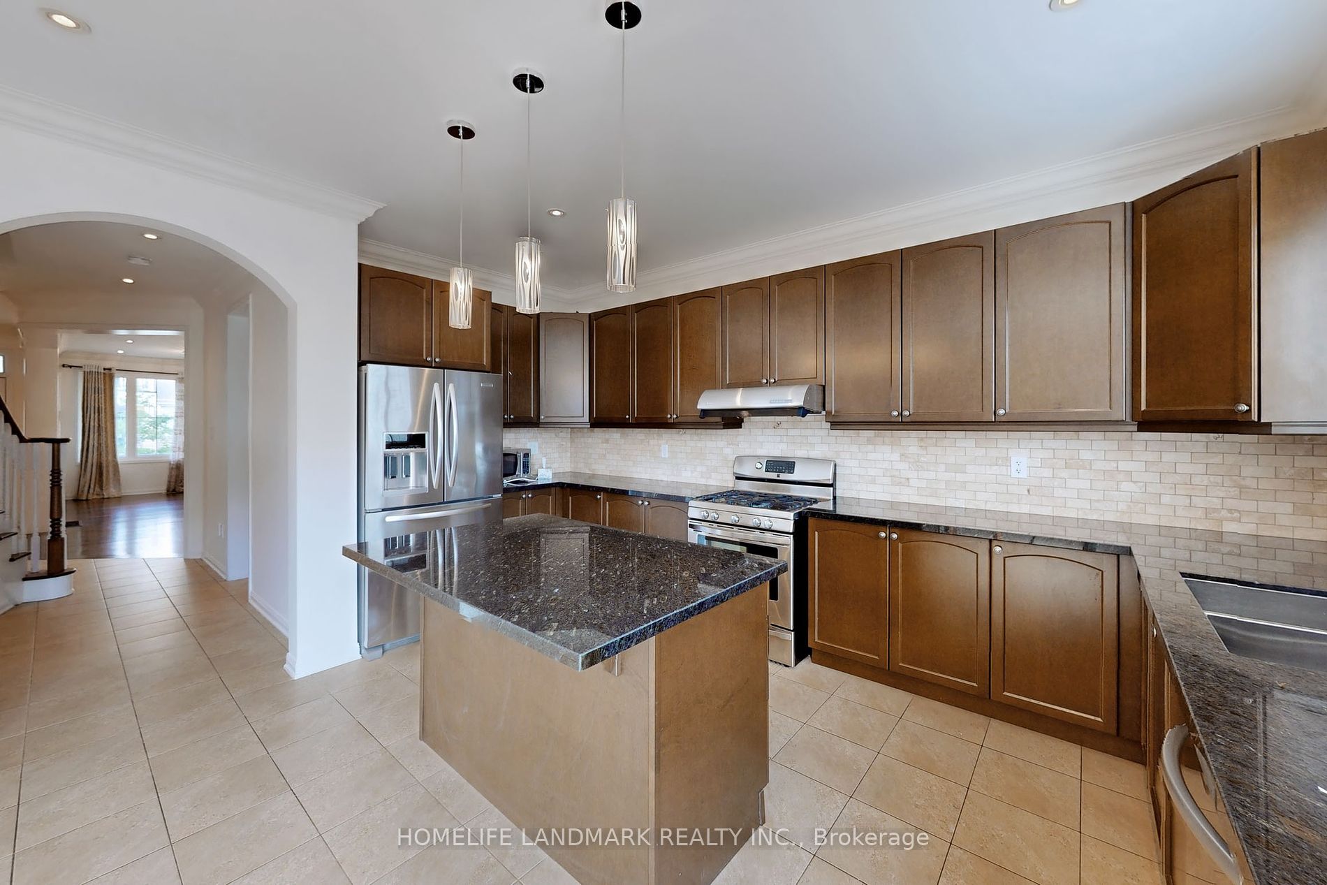 942 Drysdale Cres