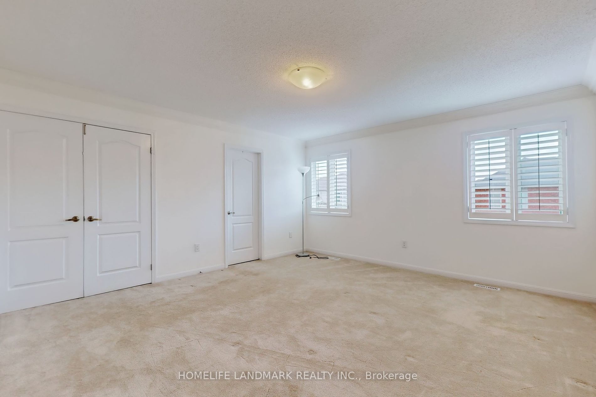 942 Drysdale Cres