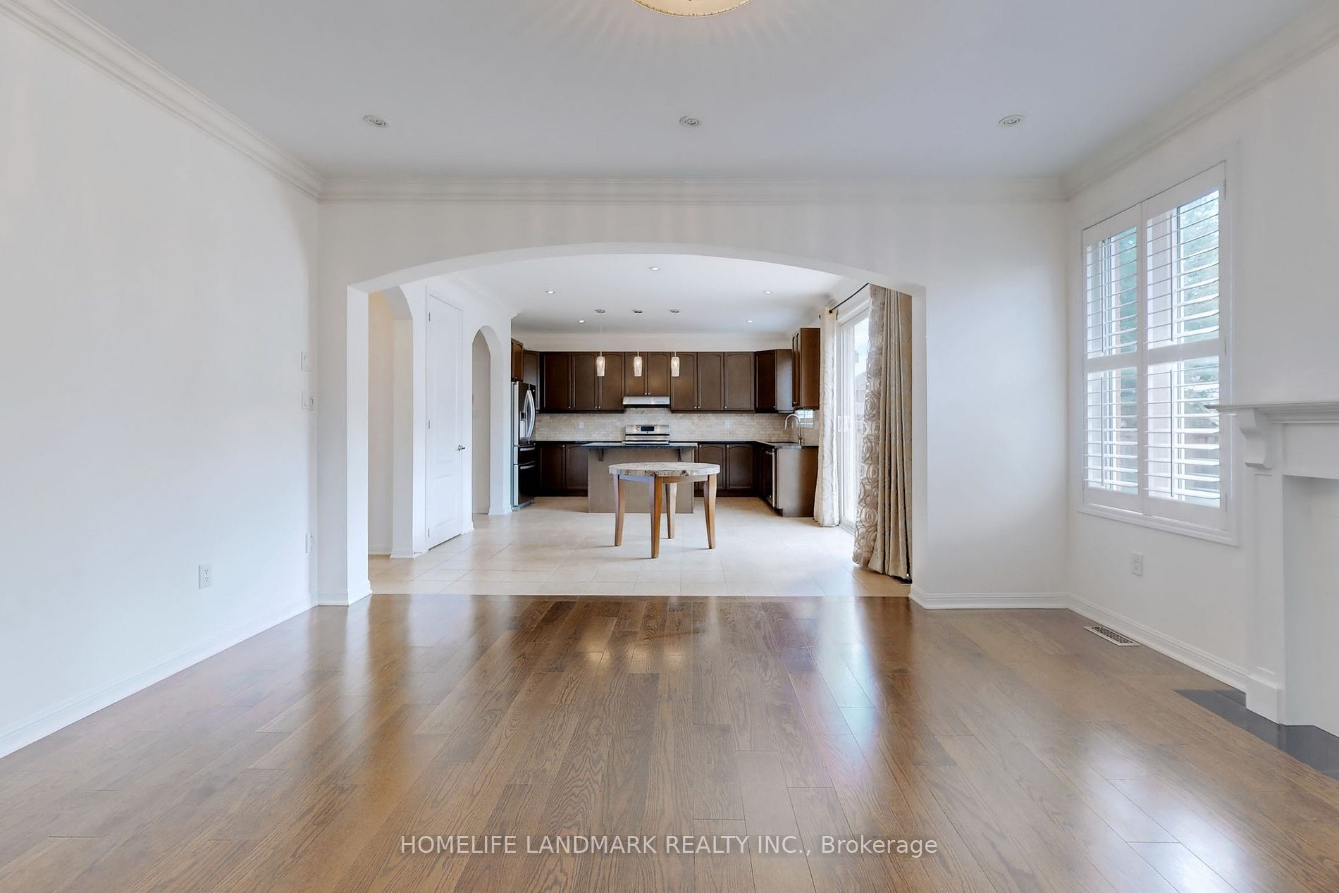 942 Drysdale Cres