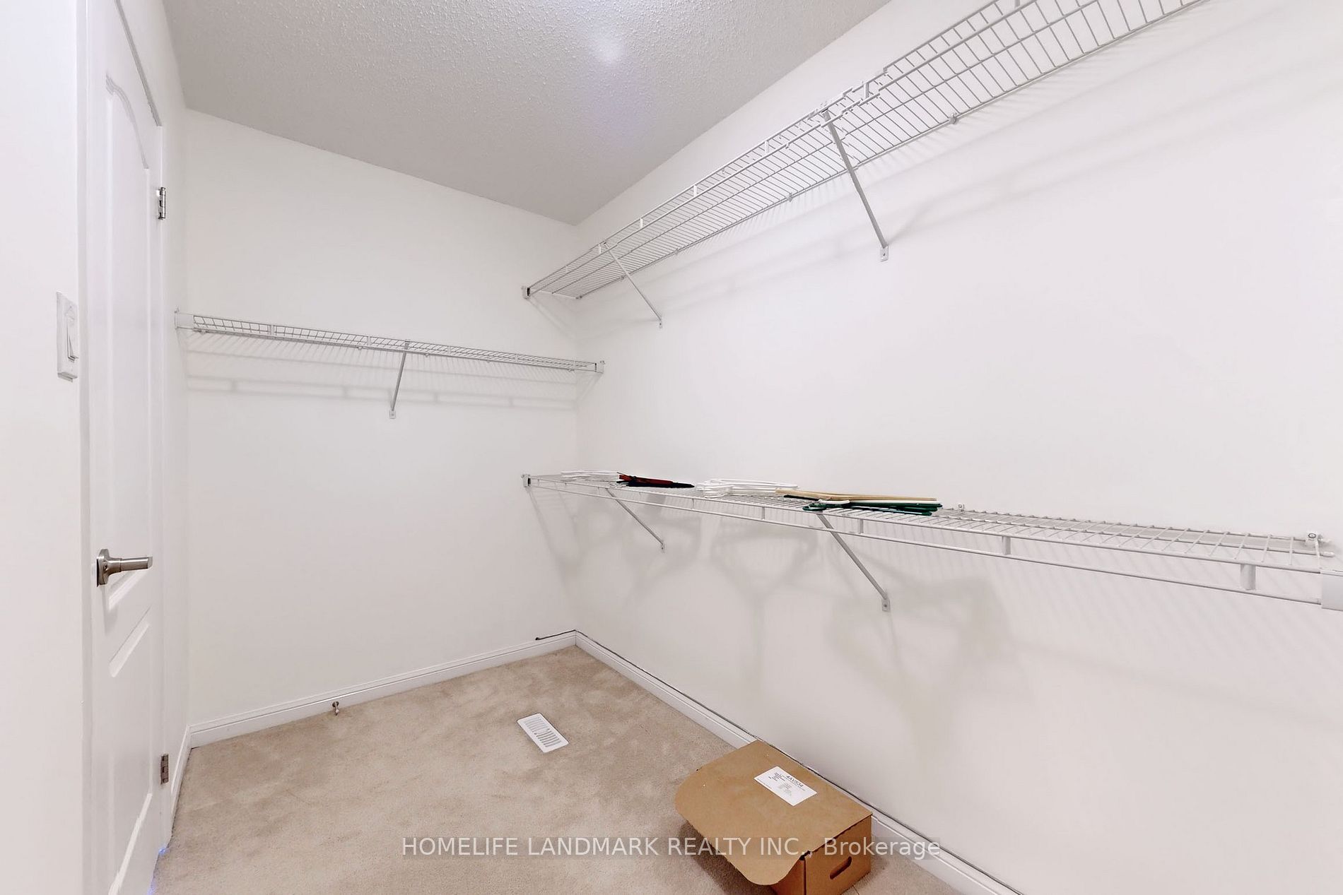 942 Drysdale Cres