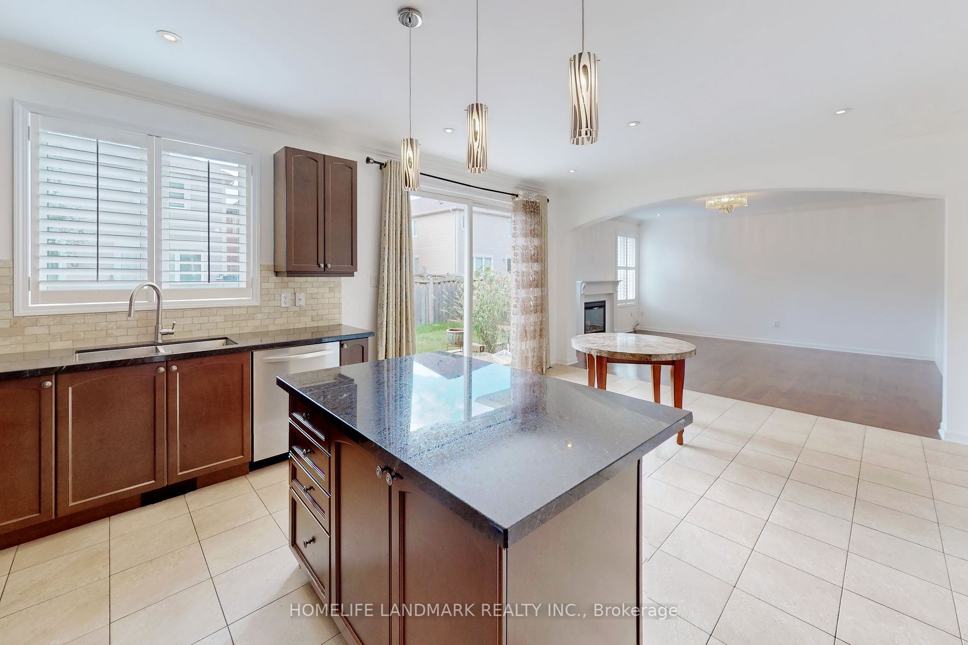 942 Drysdale Cres