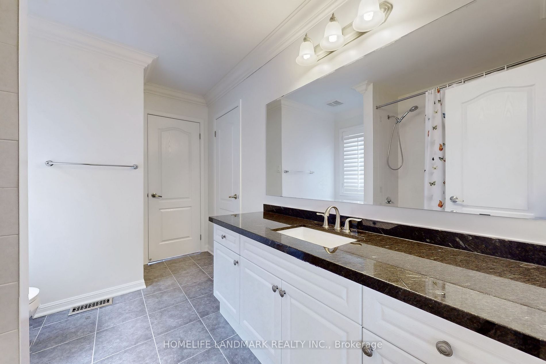 942 Drysdale Cres