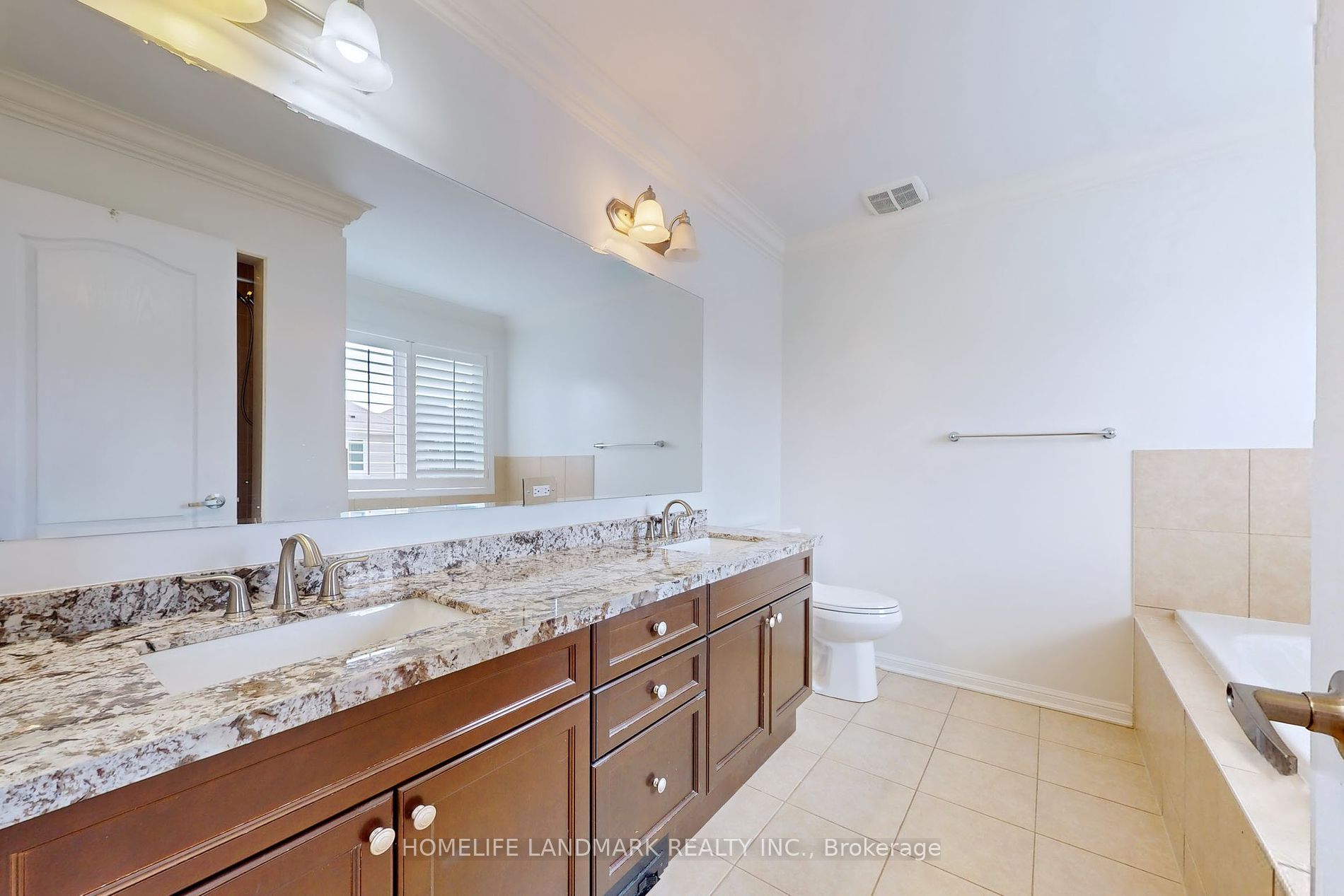 942 Drysdale Cres
