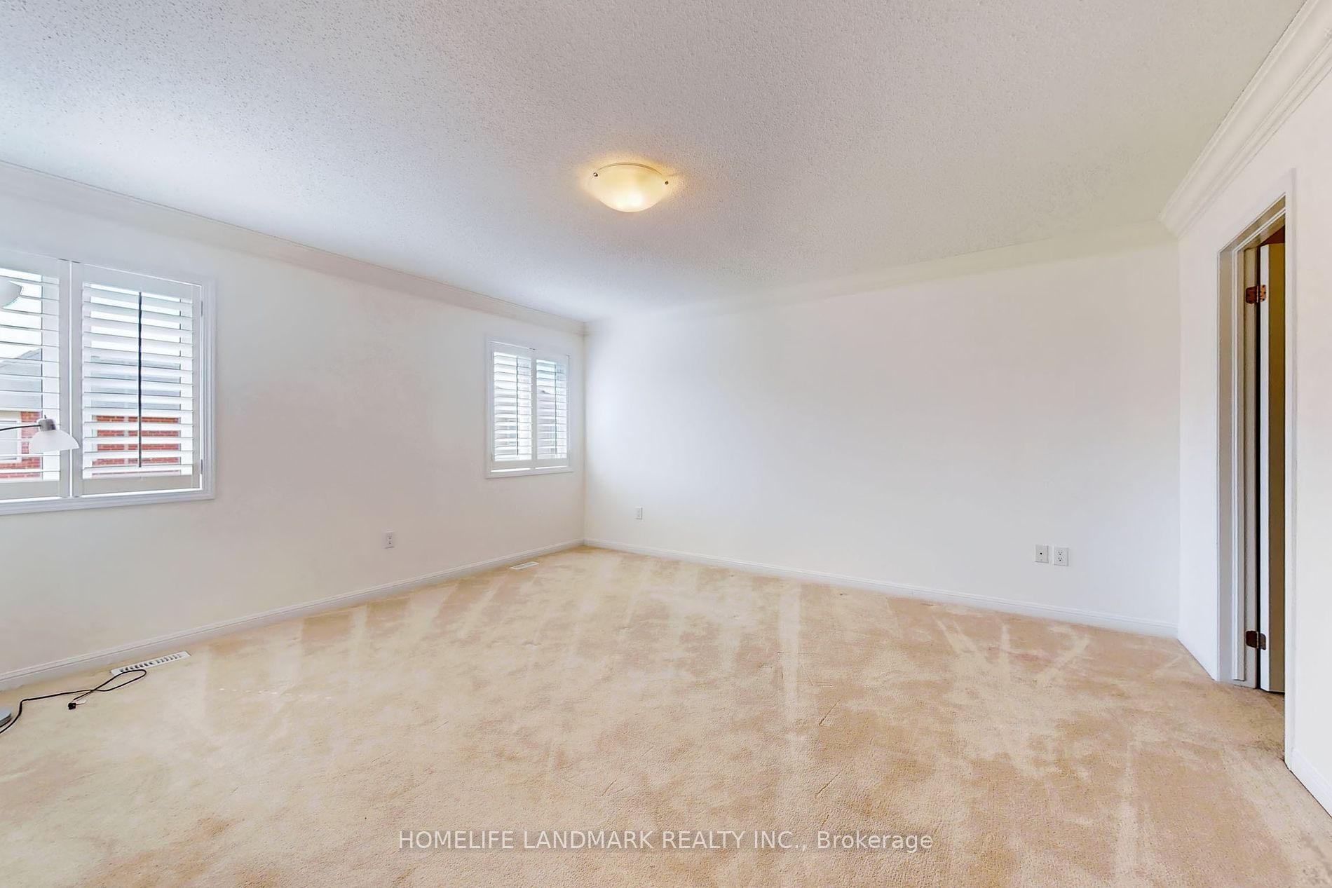 942 Drysdale Cres