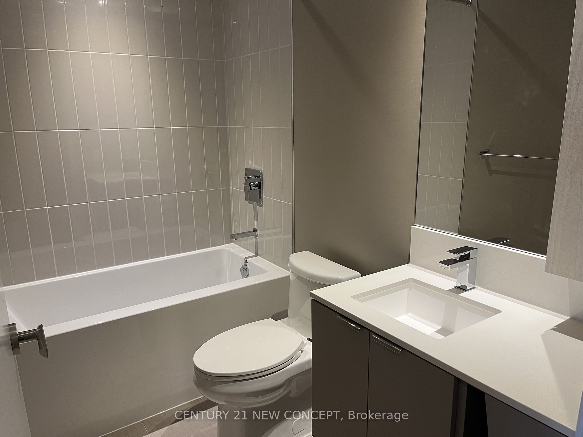 3883 Quartz Road, #4205