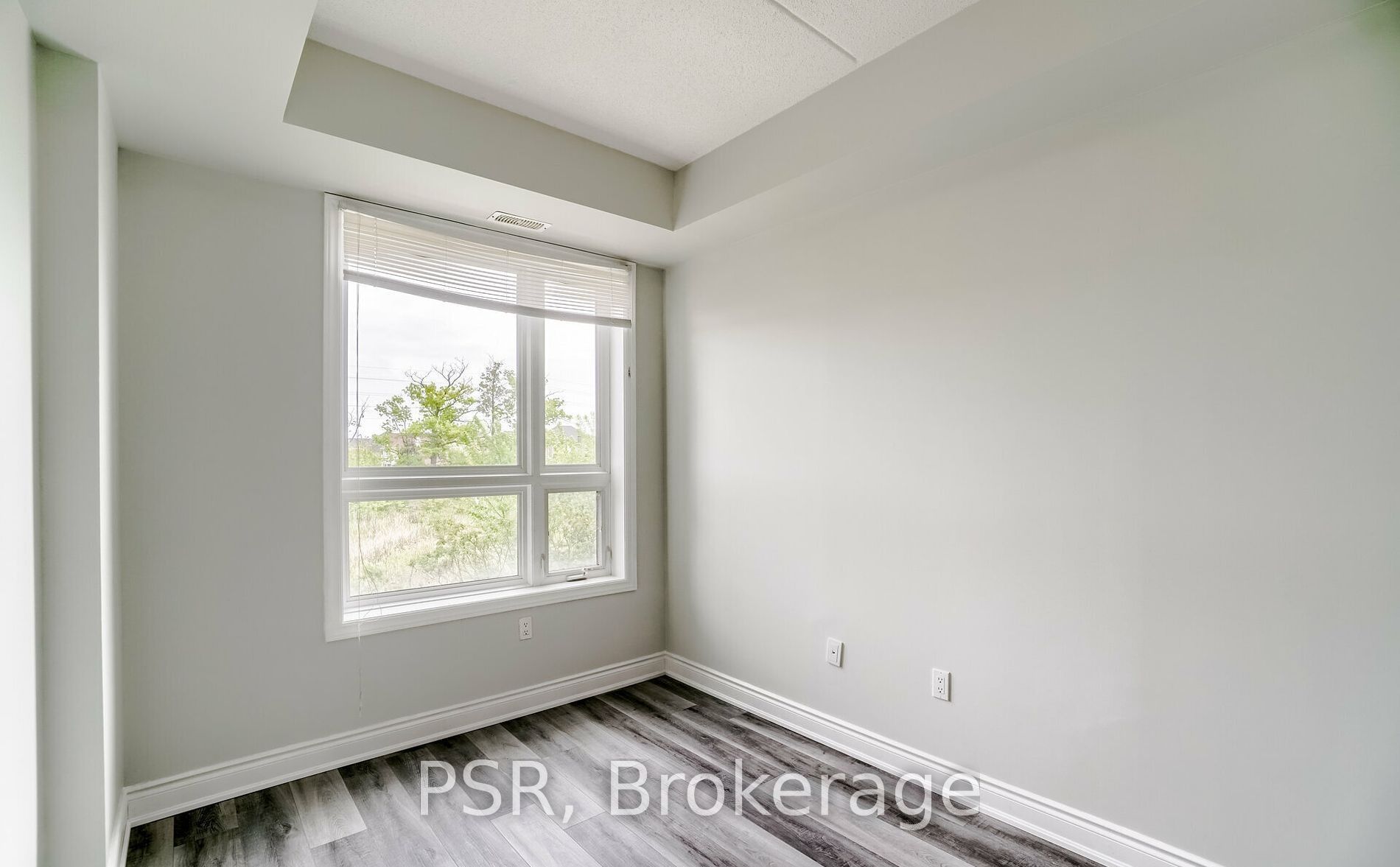640 Sauve St, #105