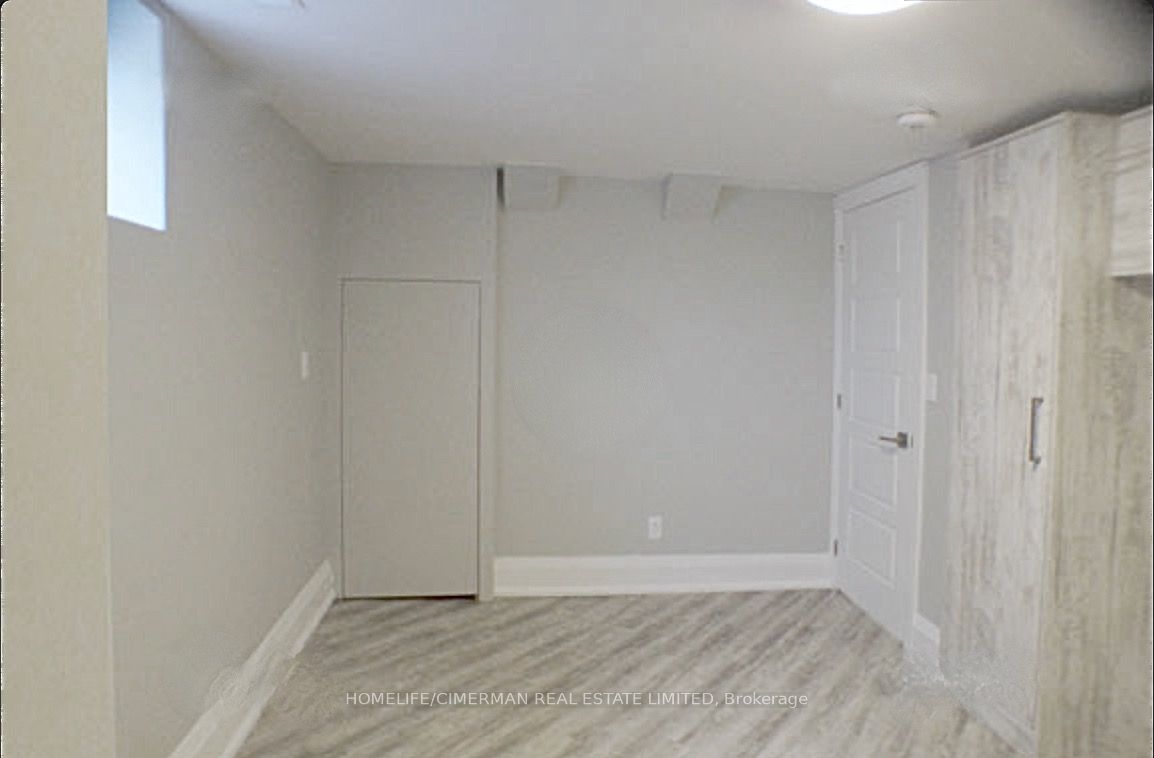68 Heman St