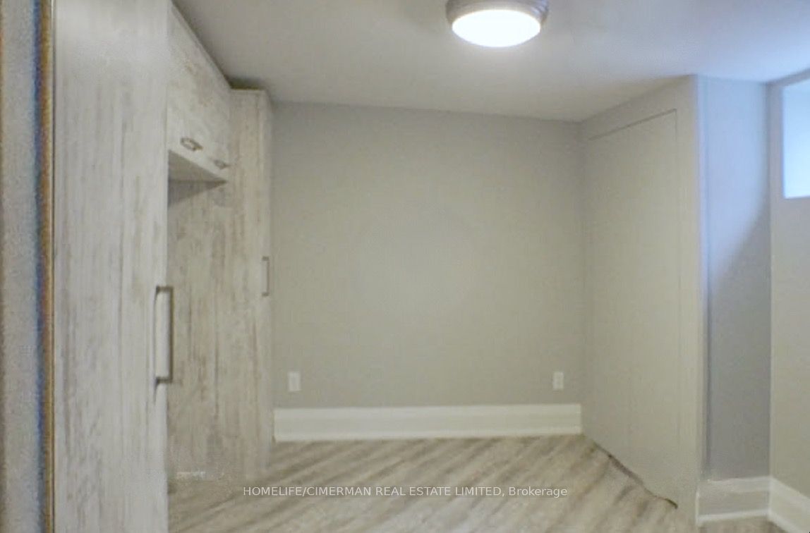 68 Heman St