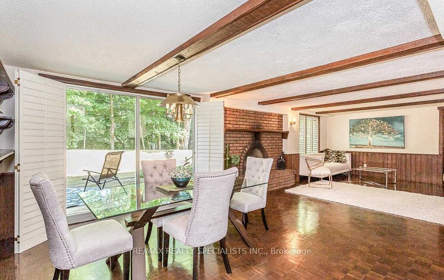 1697 Missenden Cres