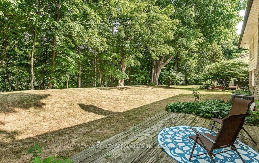 1697 Missenden Cres