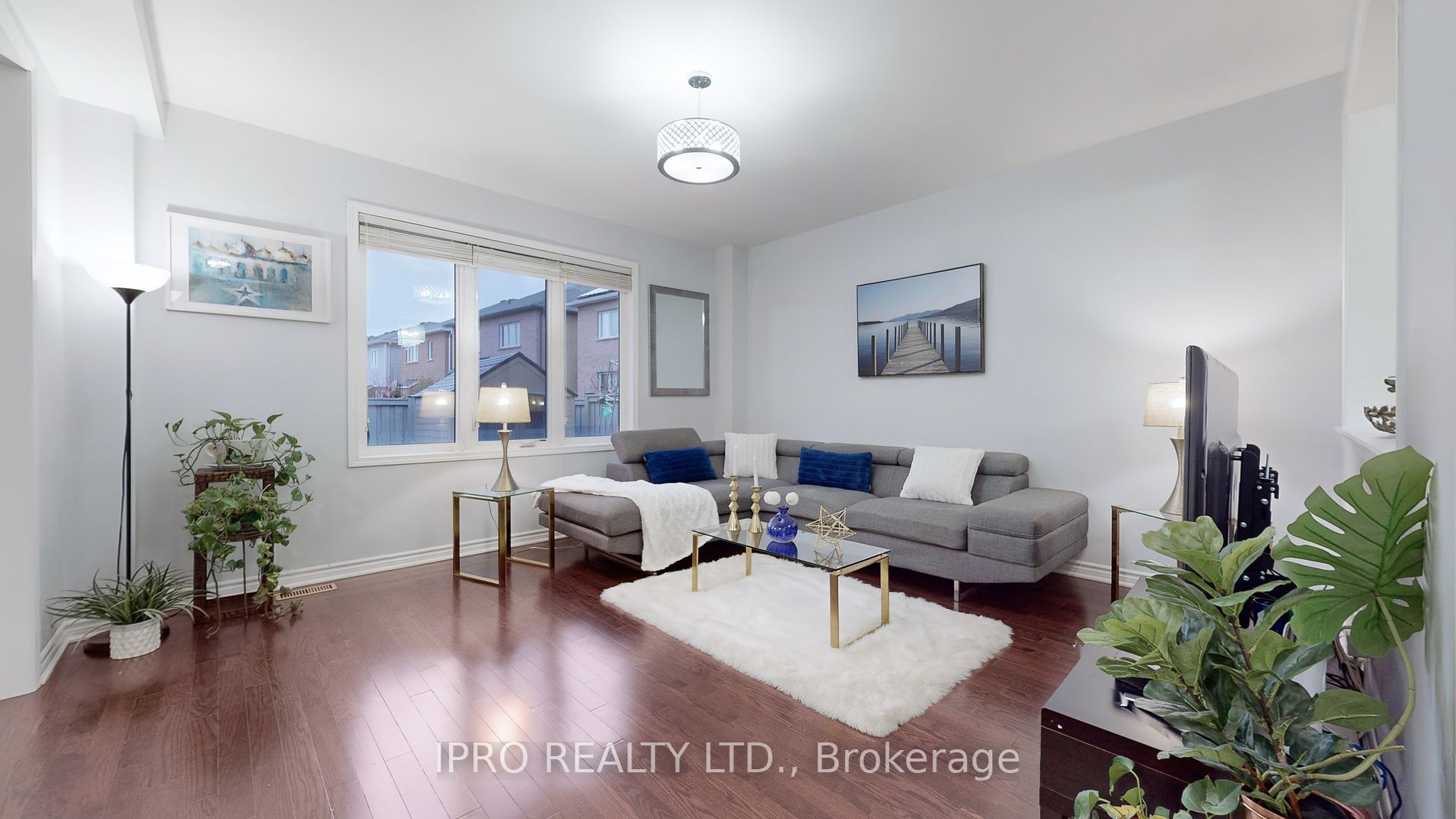 338 Trudeau Dr