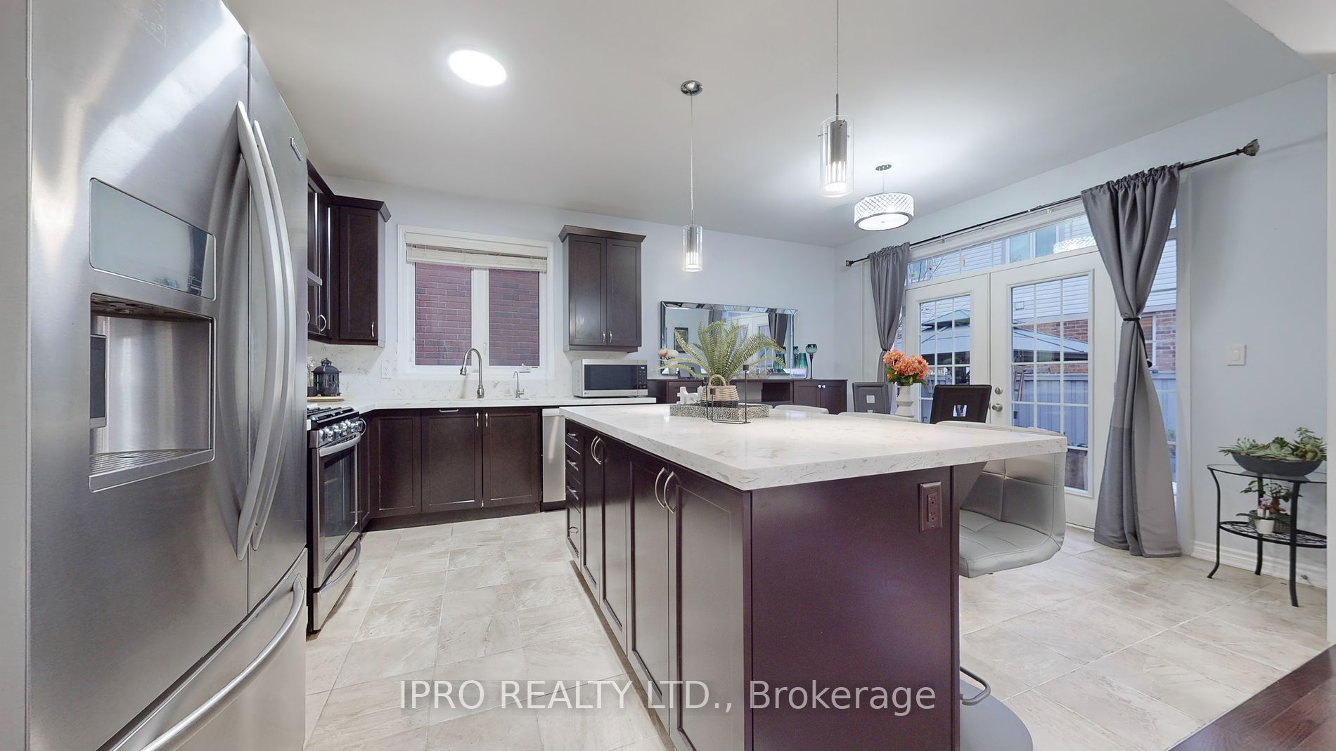 338 Trudeau Dr
