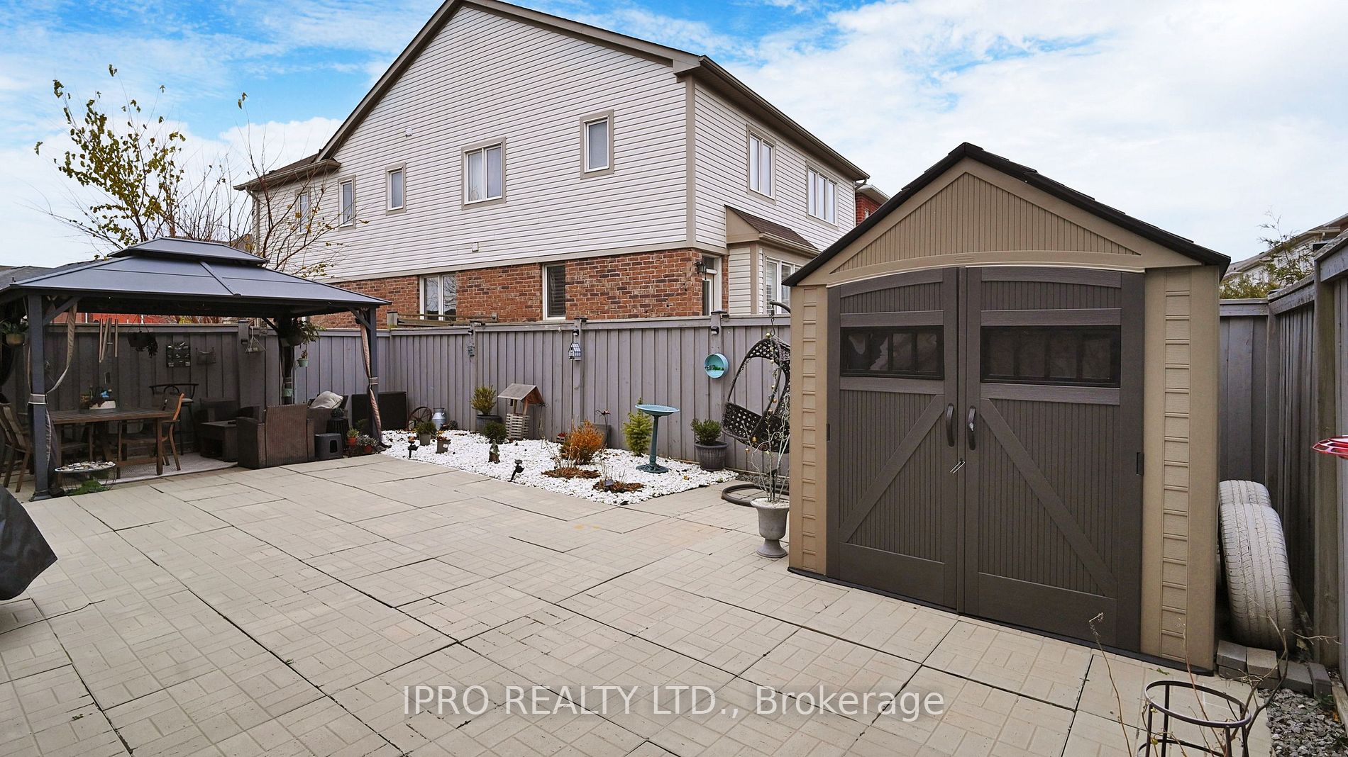 338 Trudeau Dr