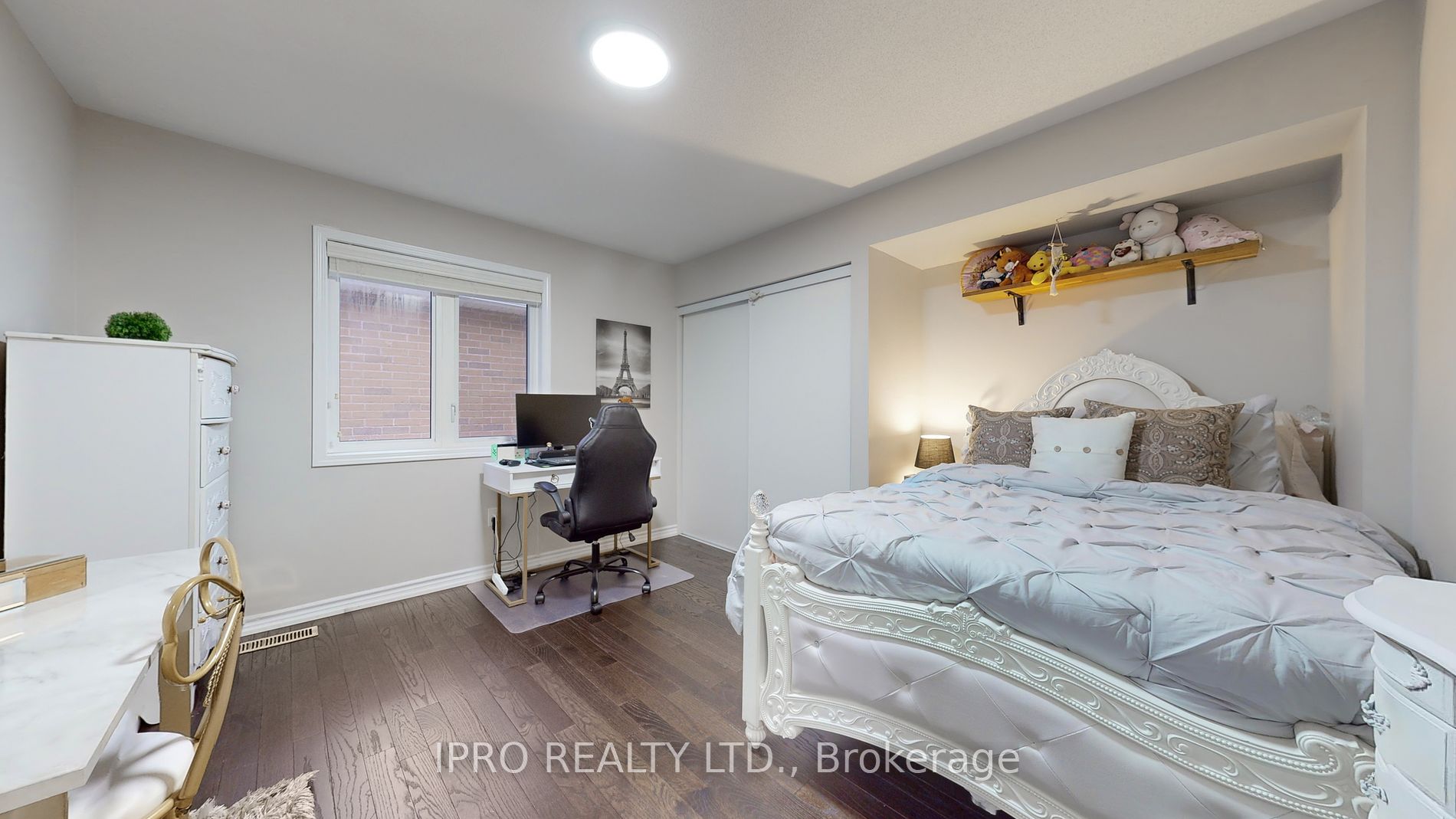 338 Trudeau Dr