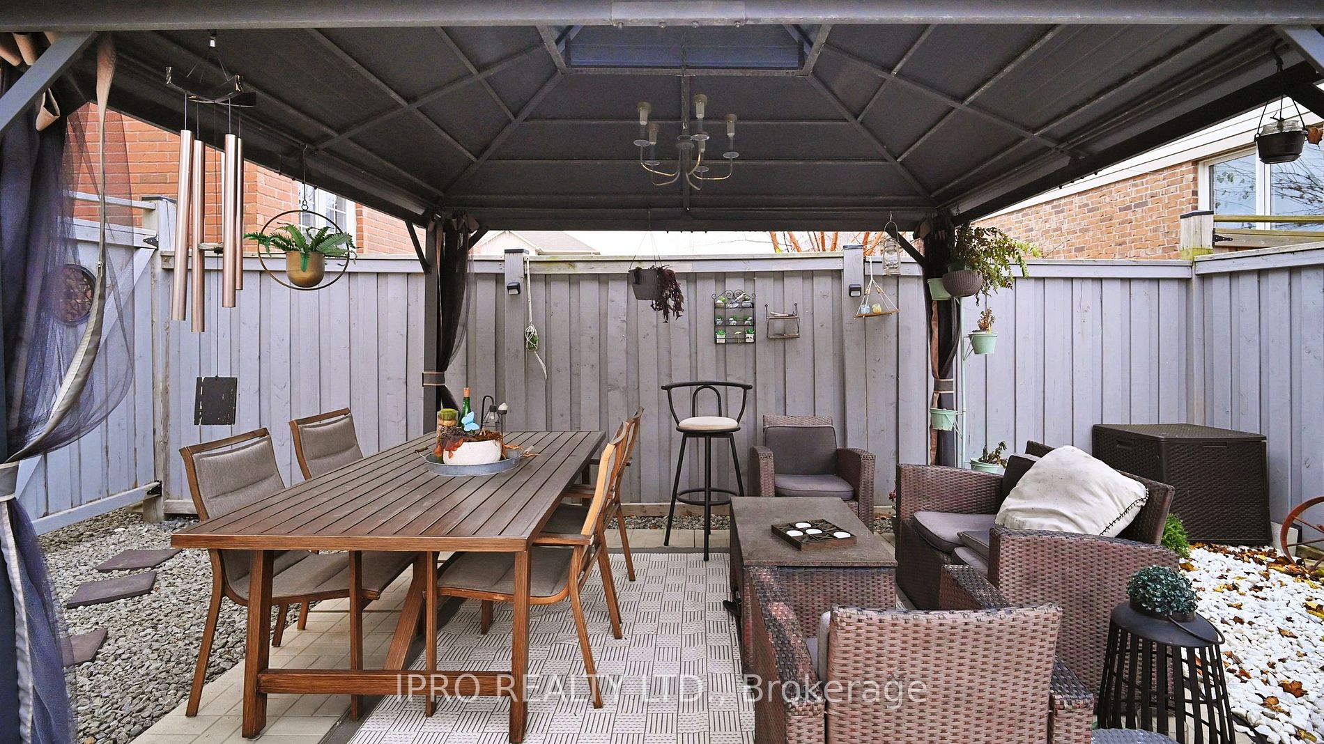 338 Trudeau Dr