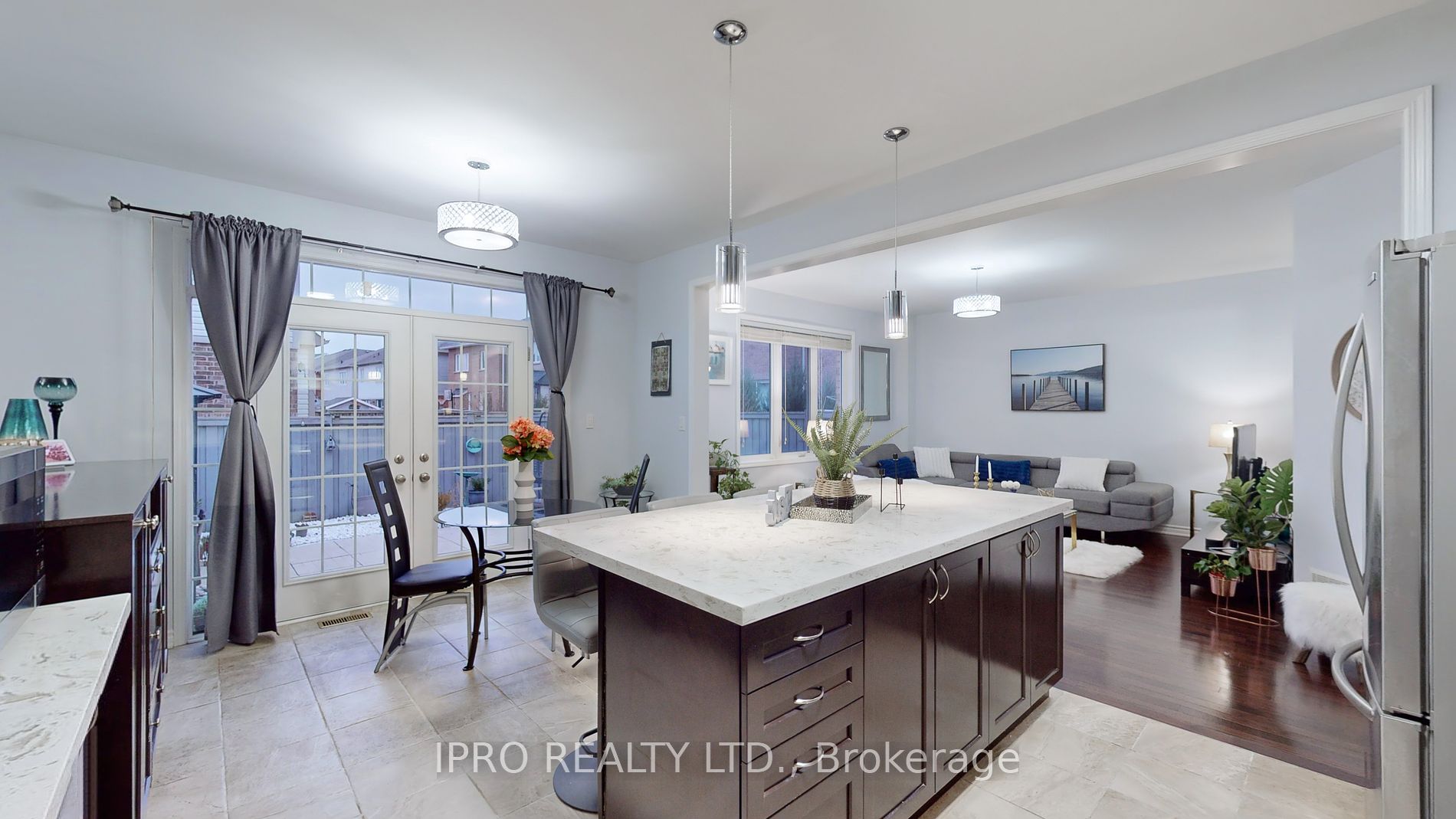 338 Trudeau Dr
