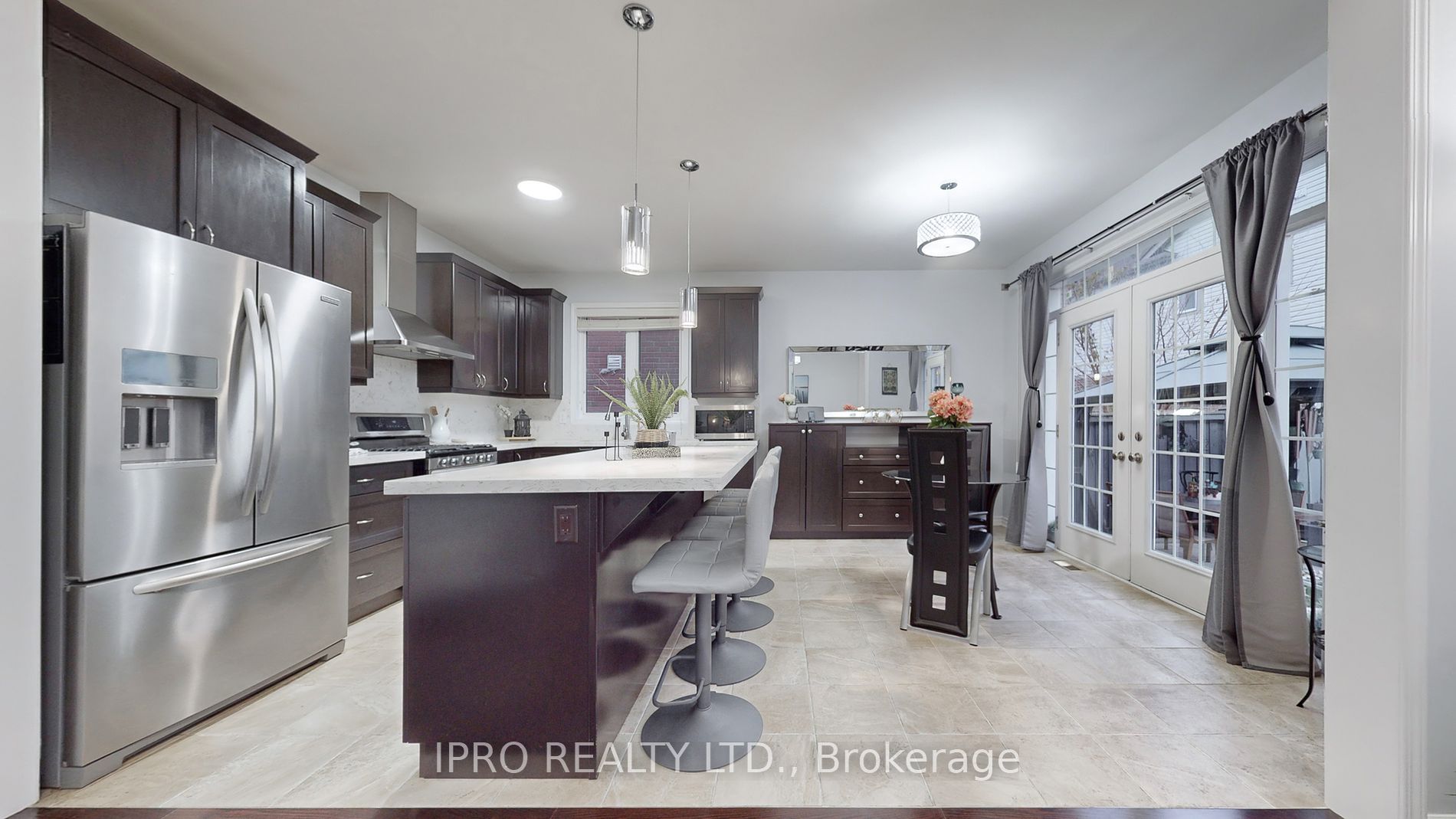 338 Trudeau Dr