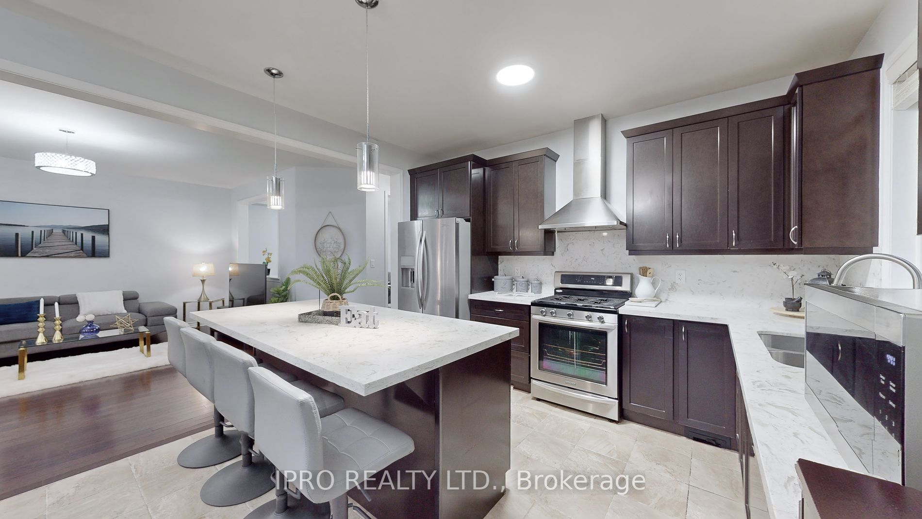 338 Trudeau Dr