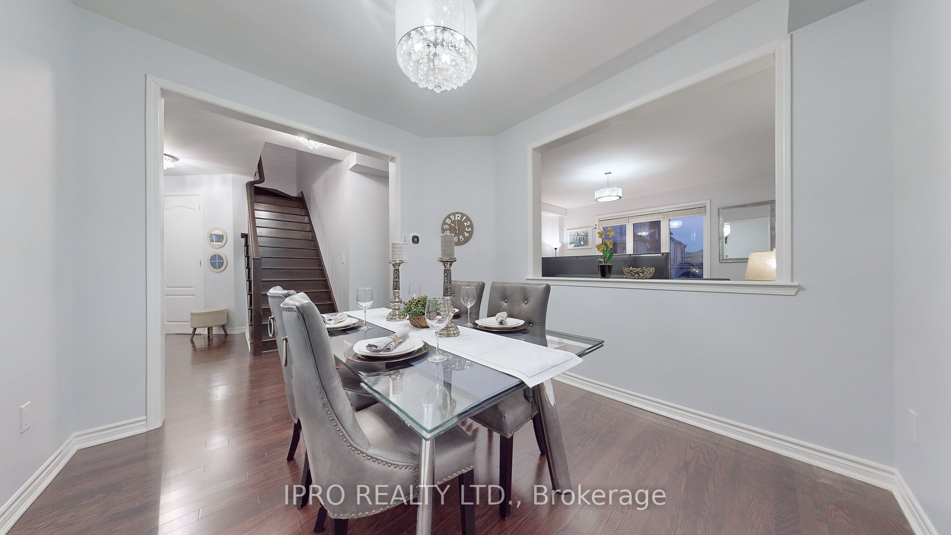 338 Trudeau Dr