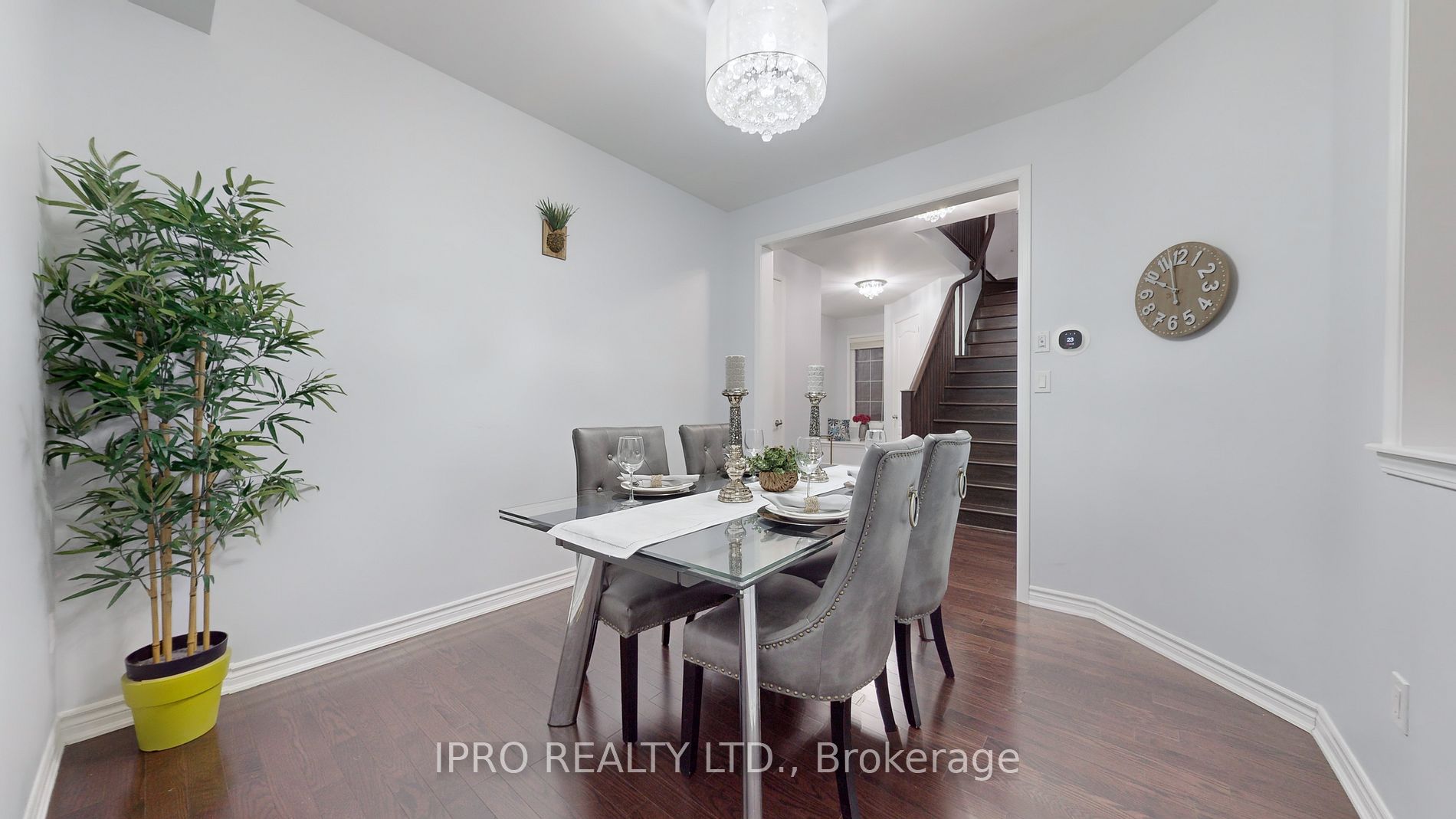 338 Trudeau Dr